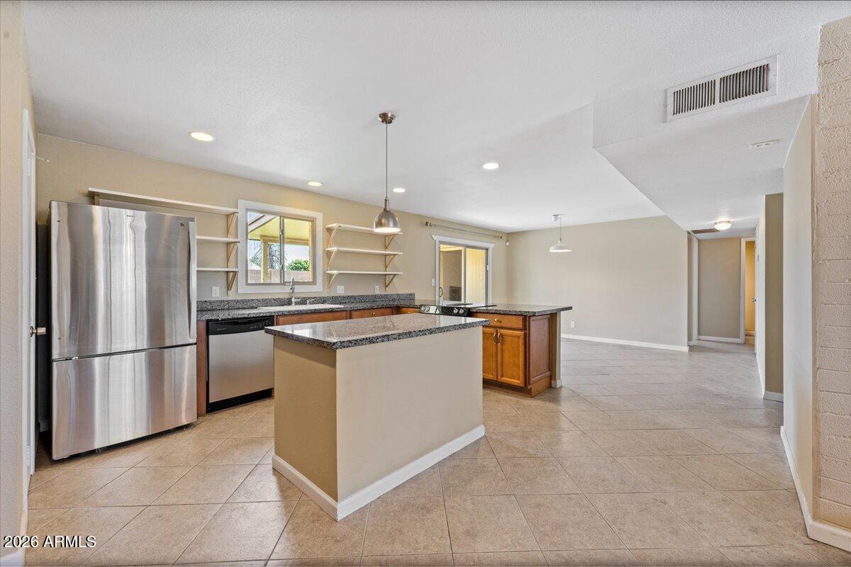 1225 W PEBBLE BEACH Drive