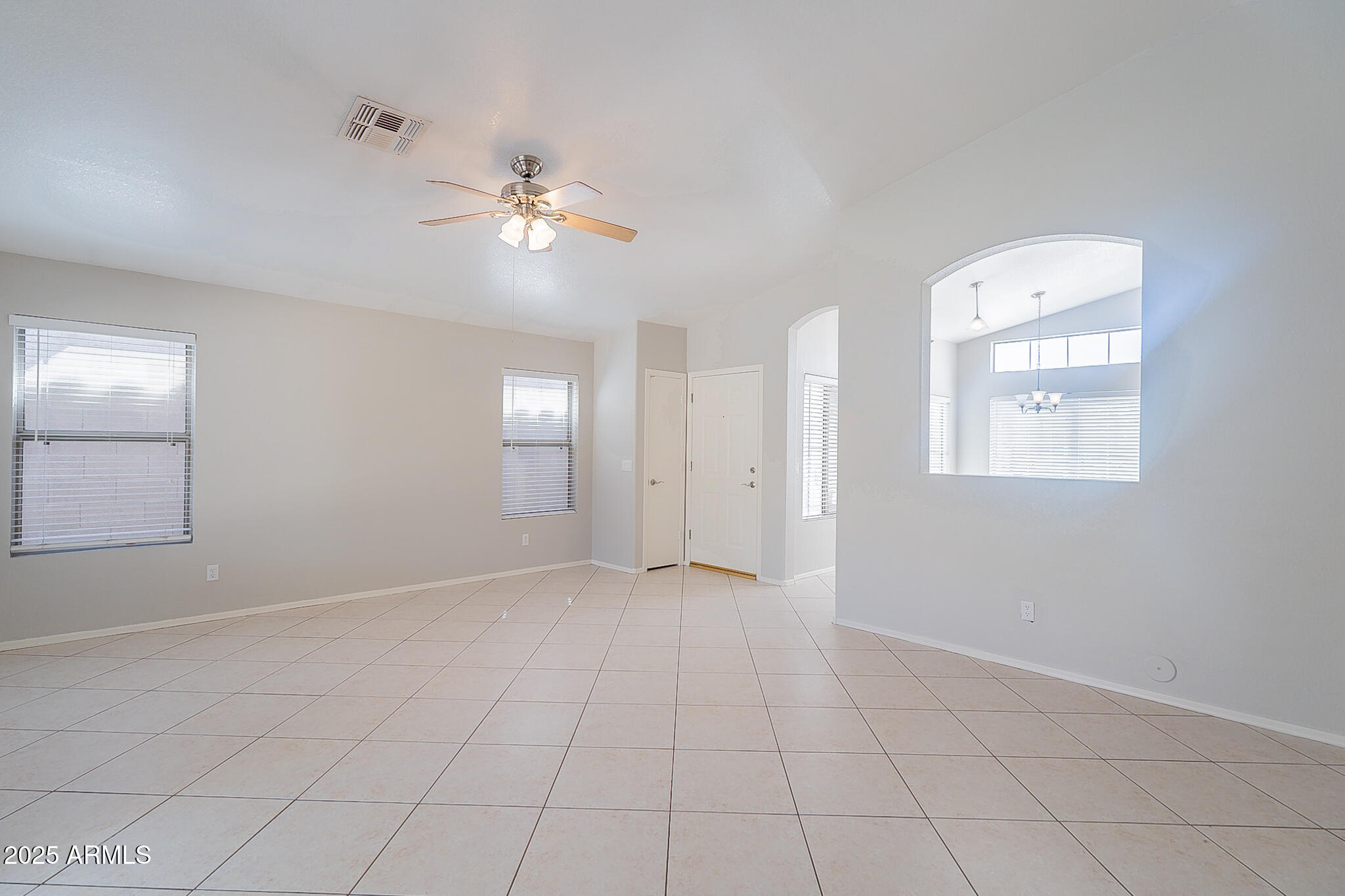 1110 W SEAGULL Drive
