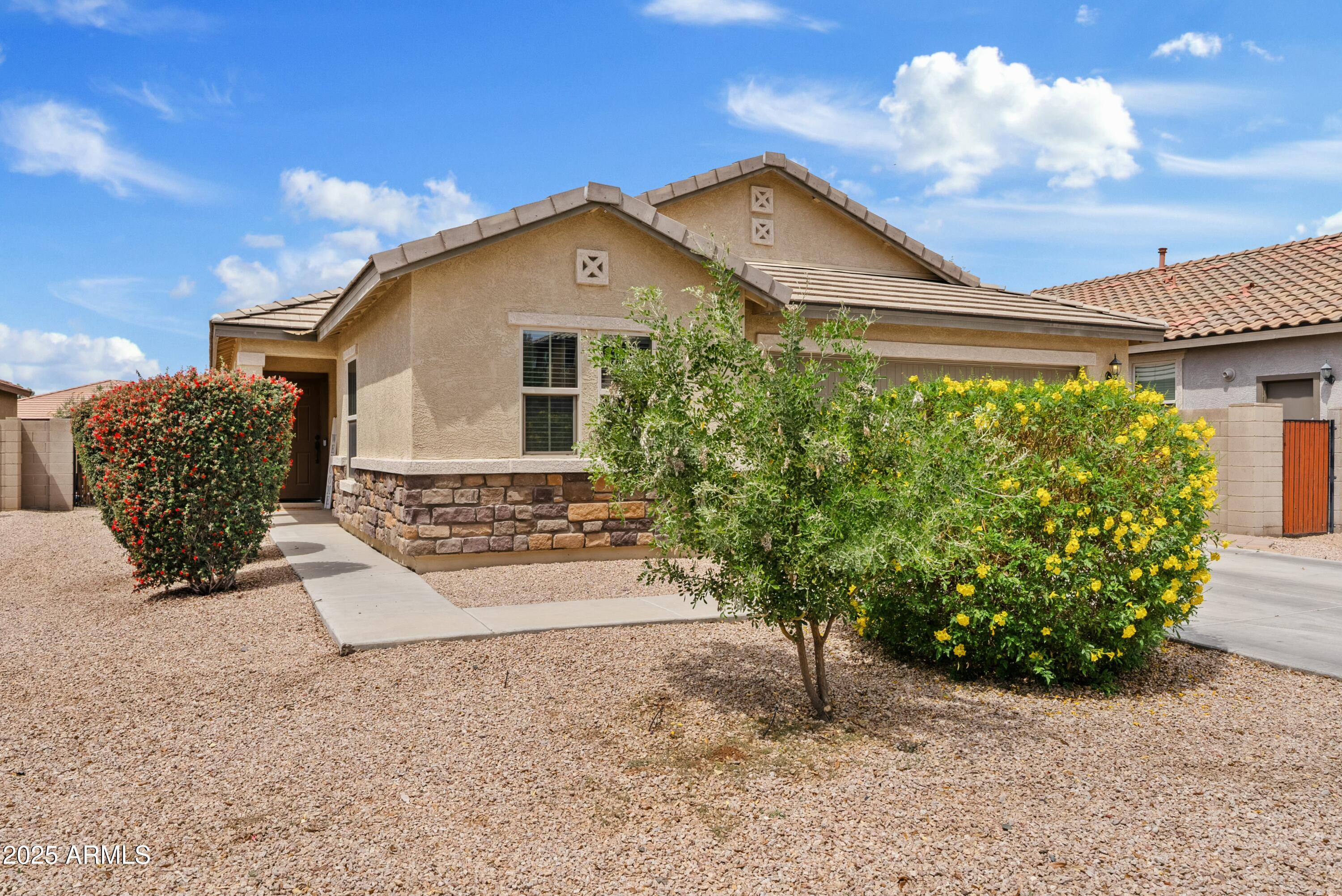 272 N WILSON Drive