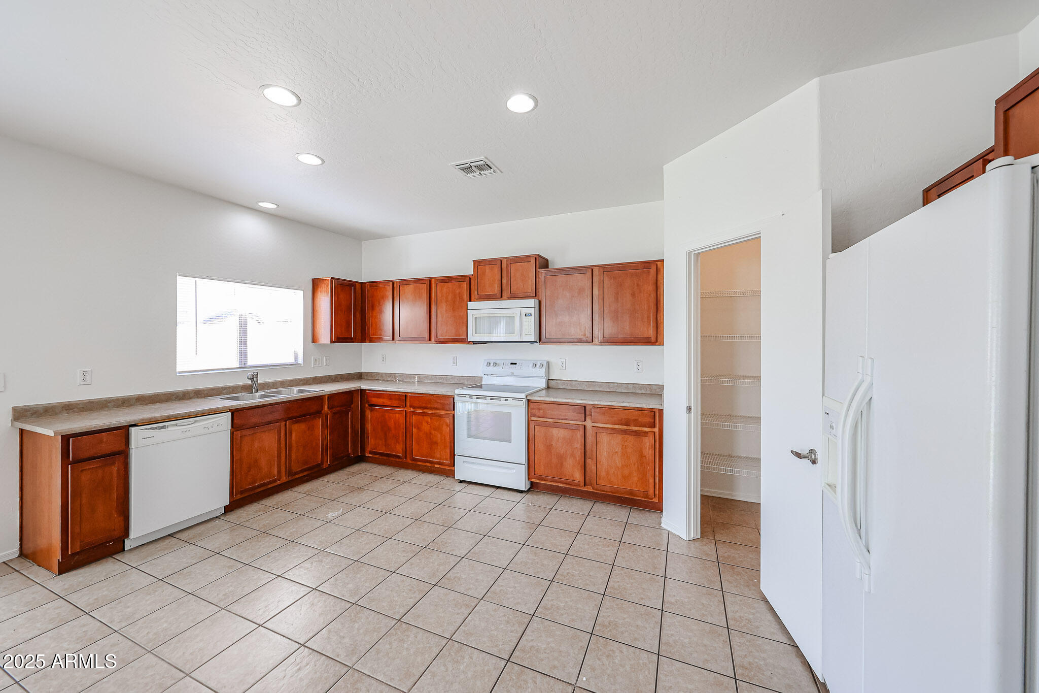 17249 W RIMROCK Street