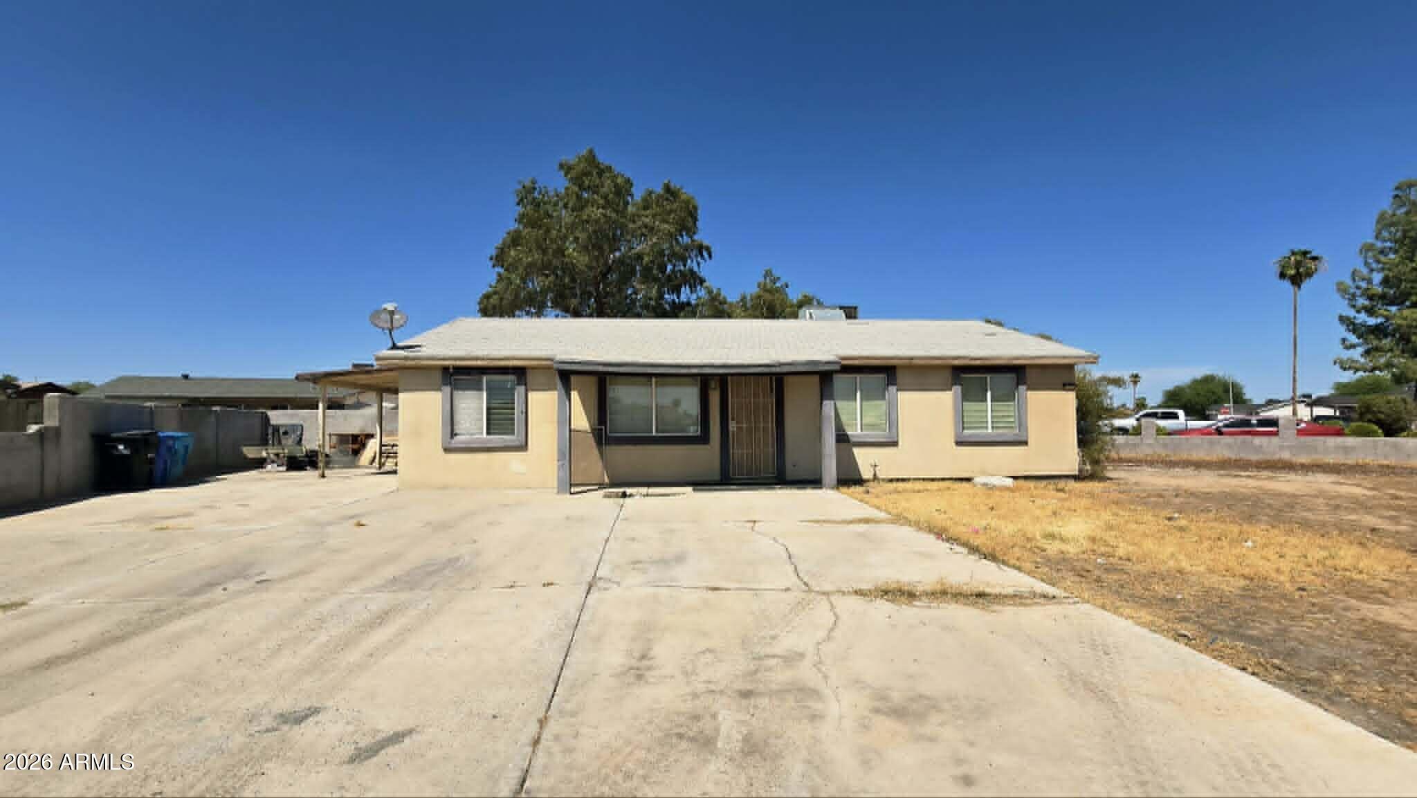 8220 W MEADOWBROOK Avenue