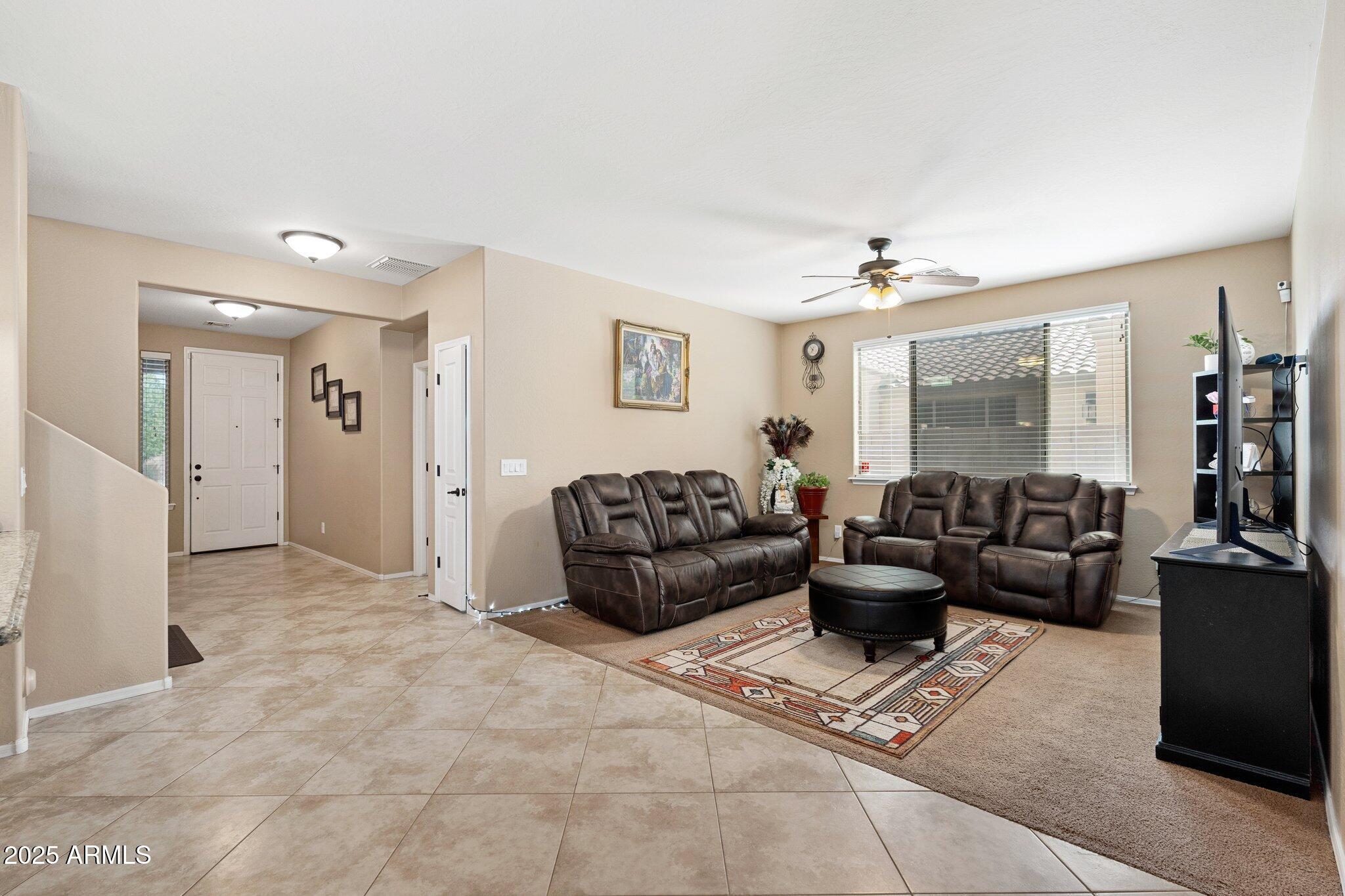 1677 W SEAGULL Court