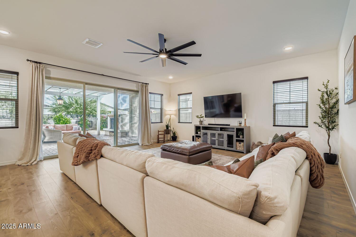 22666 E FIRESTONE Drive