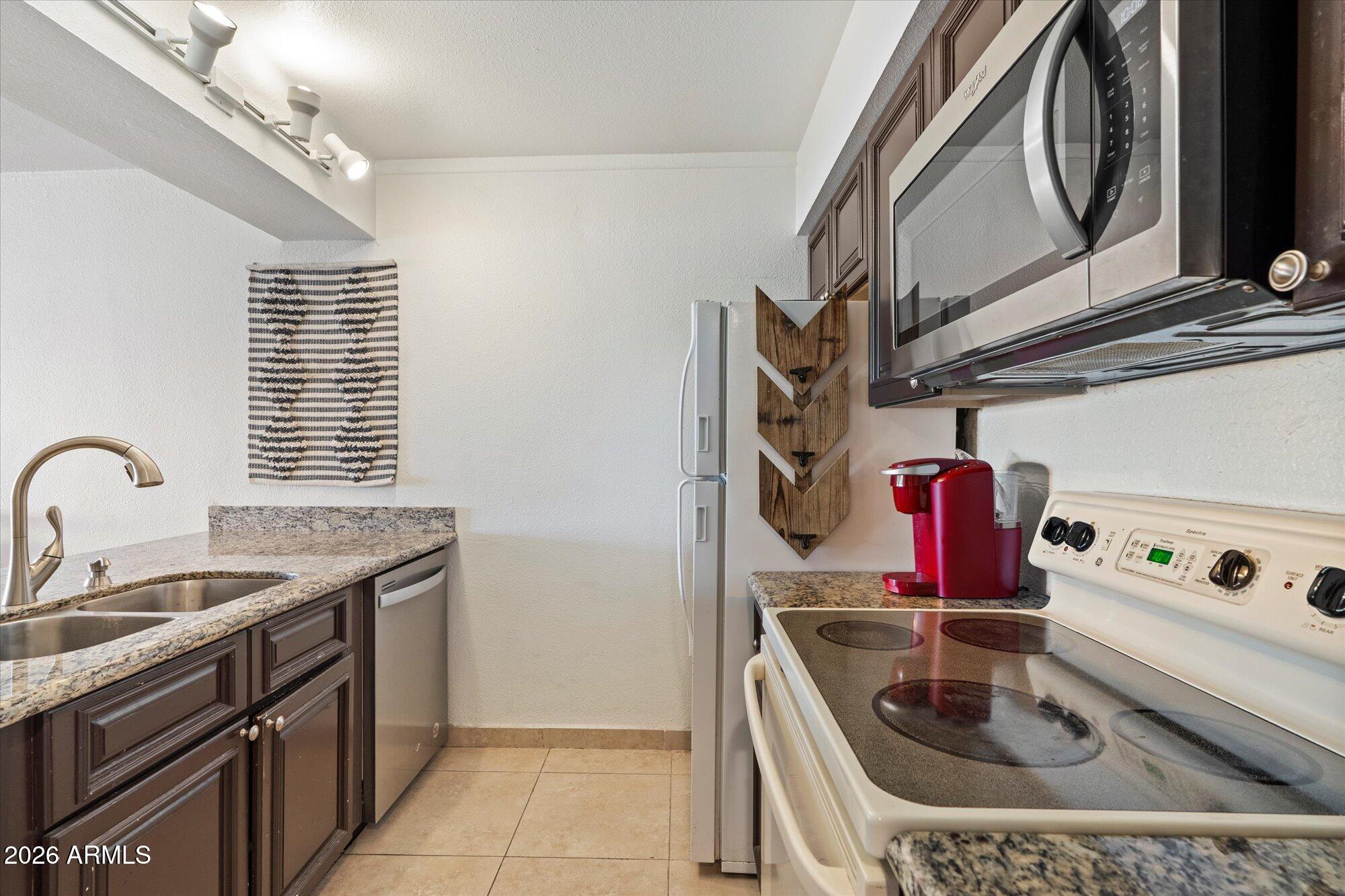 7625 E CAMELBACK Road B325