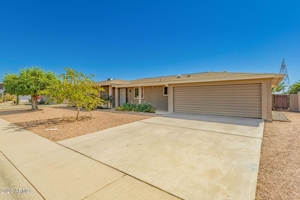 Photo of 6713 E Des Moines Street, Mesa, AZ 85205 (MLS # 6997852)
