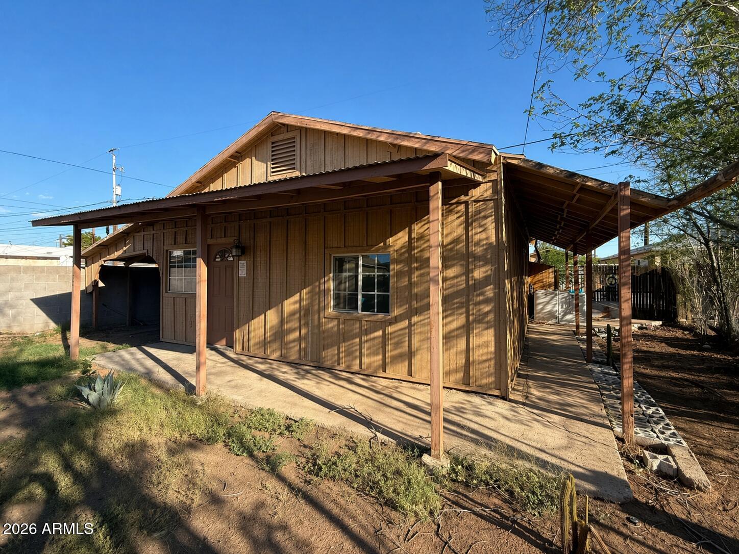 1212 E TAYLOR Street