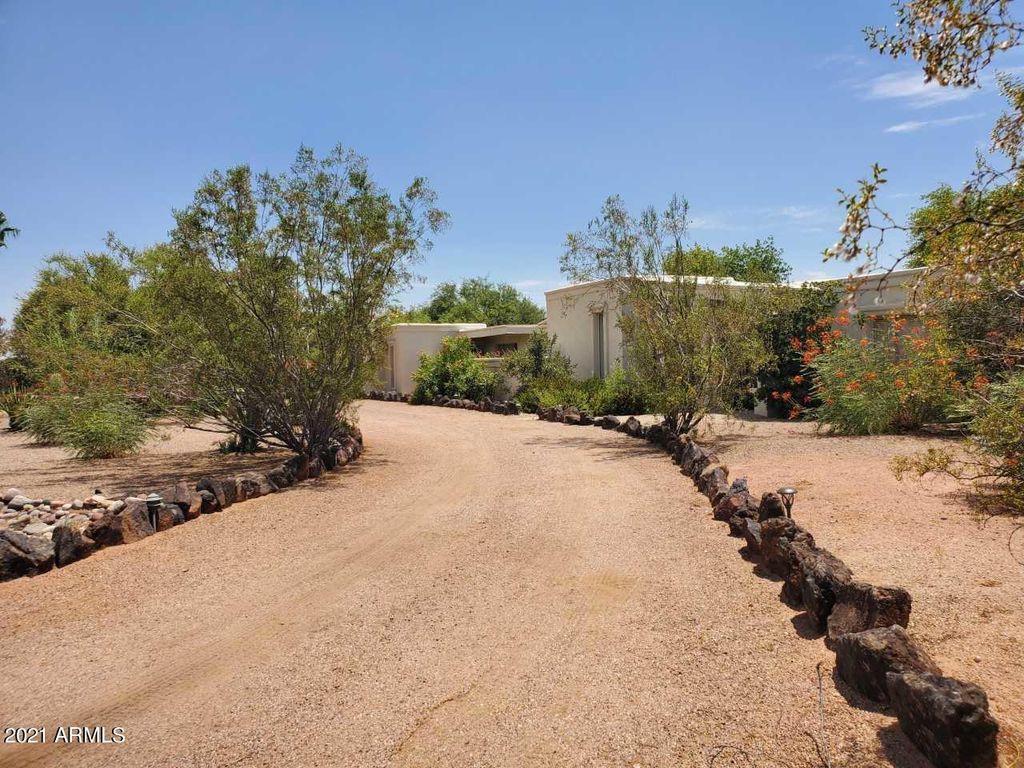 Photo of 7441 E Century Drive, Scottsdale, AZ 85250 (MLS # 6973641)