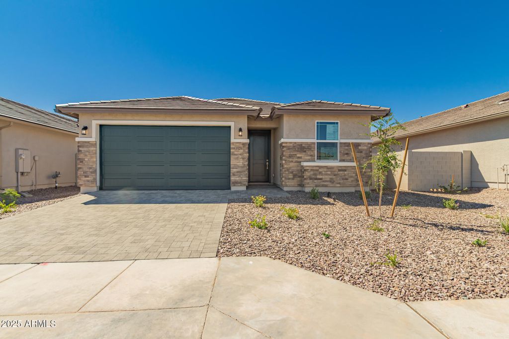 Photo of 13231 W Ranch Gate Road, Peoria, AZ 85383 (MLS # 6951405)