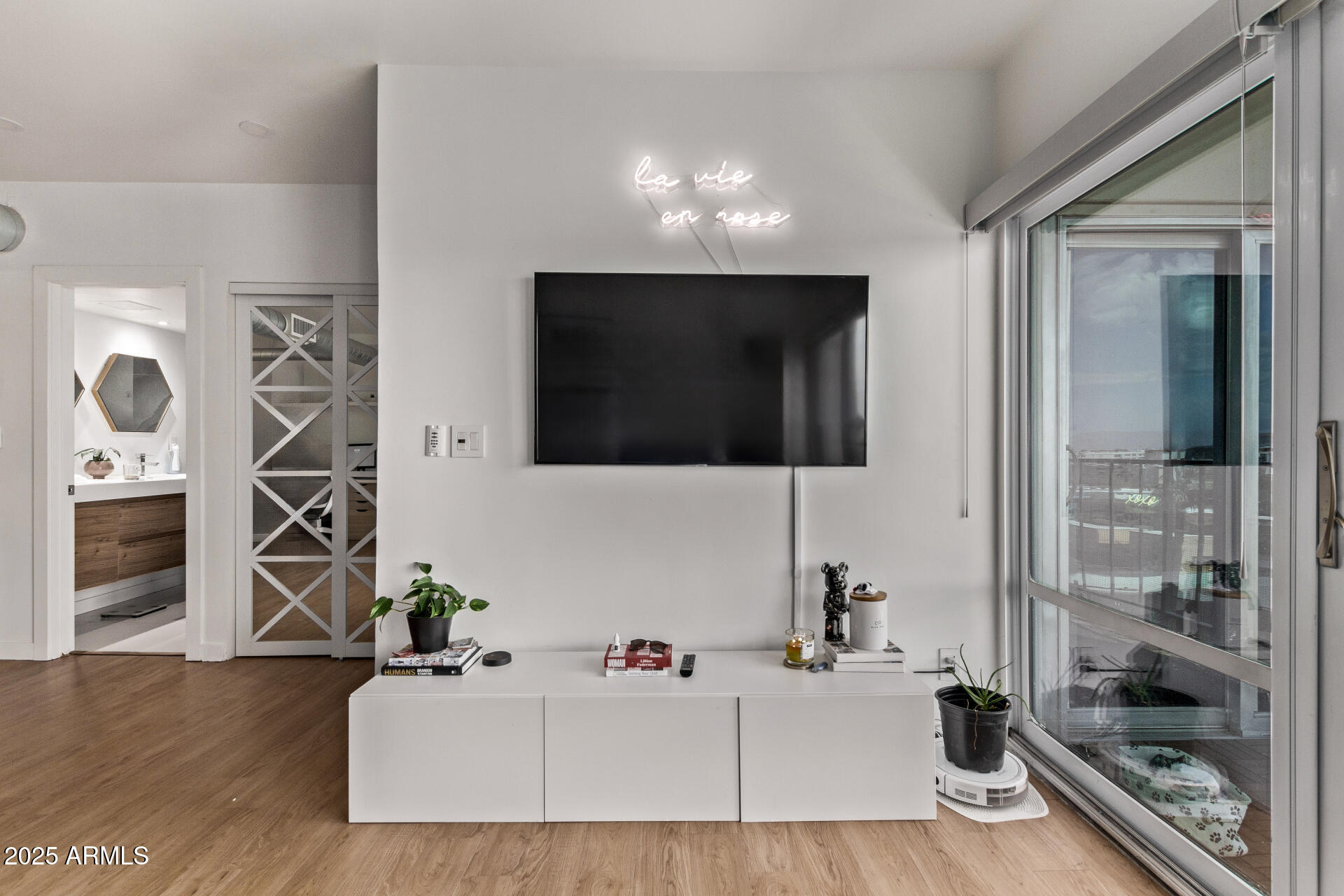 805 N 4TH Avenue 602