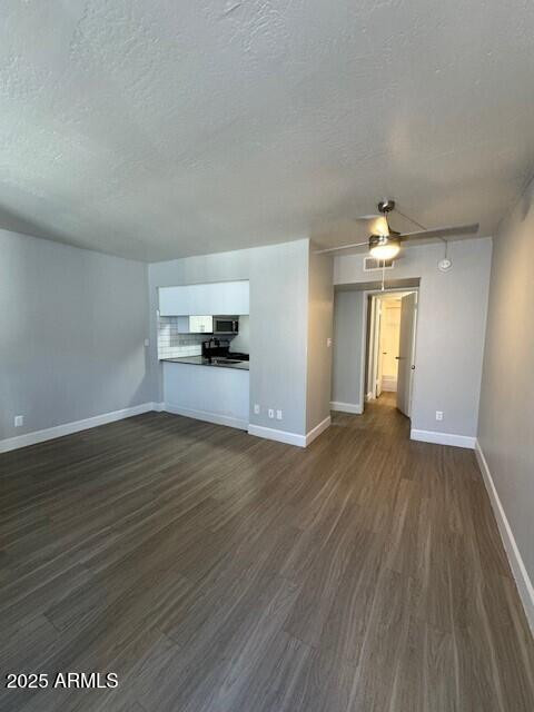 2250 W Glendale Avenue 1