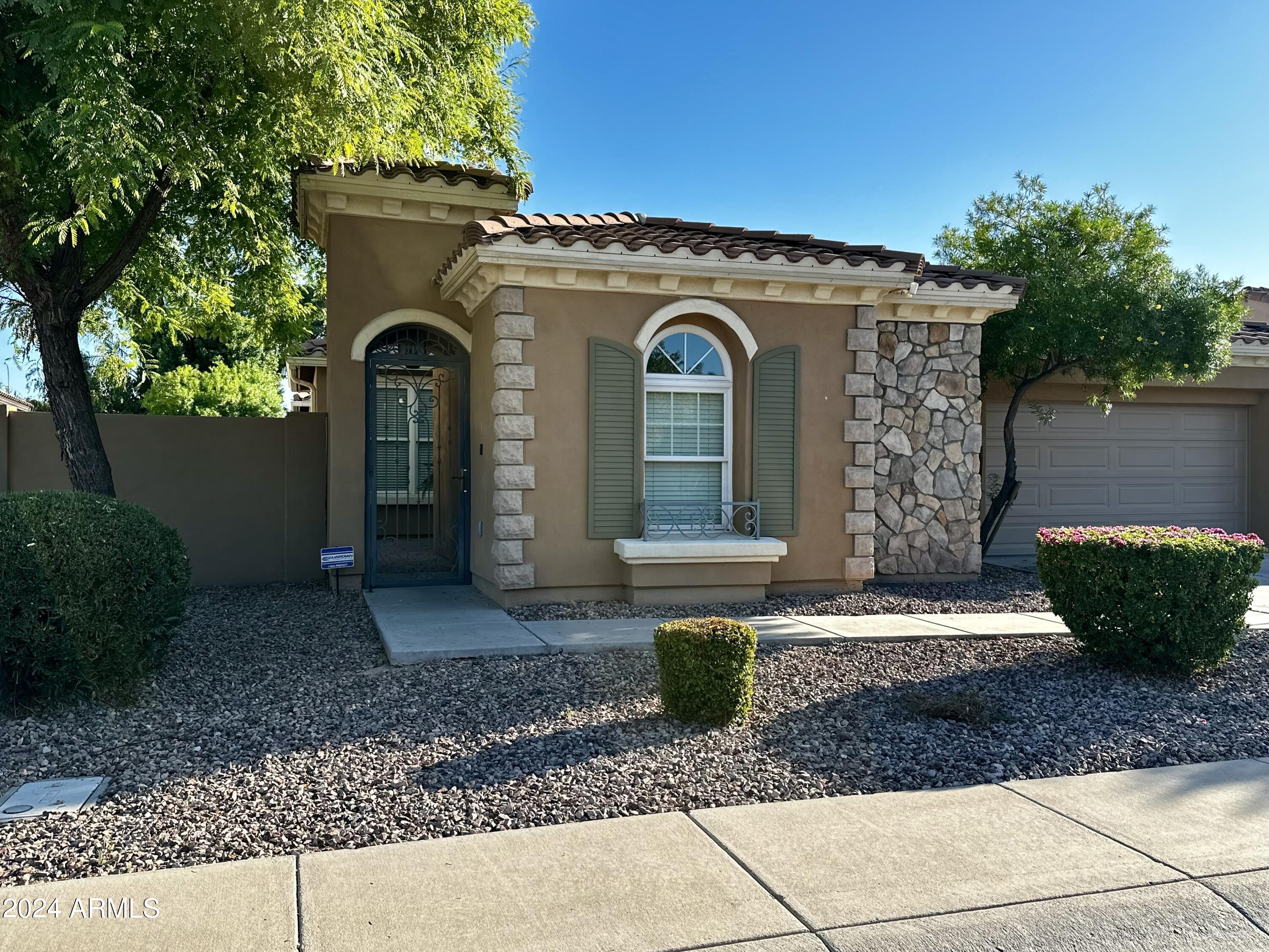 2303 E Dogwood Drive