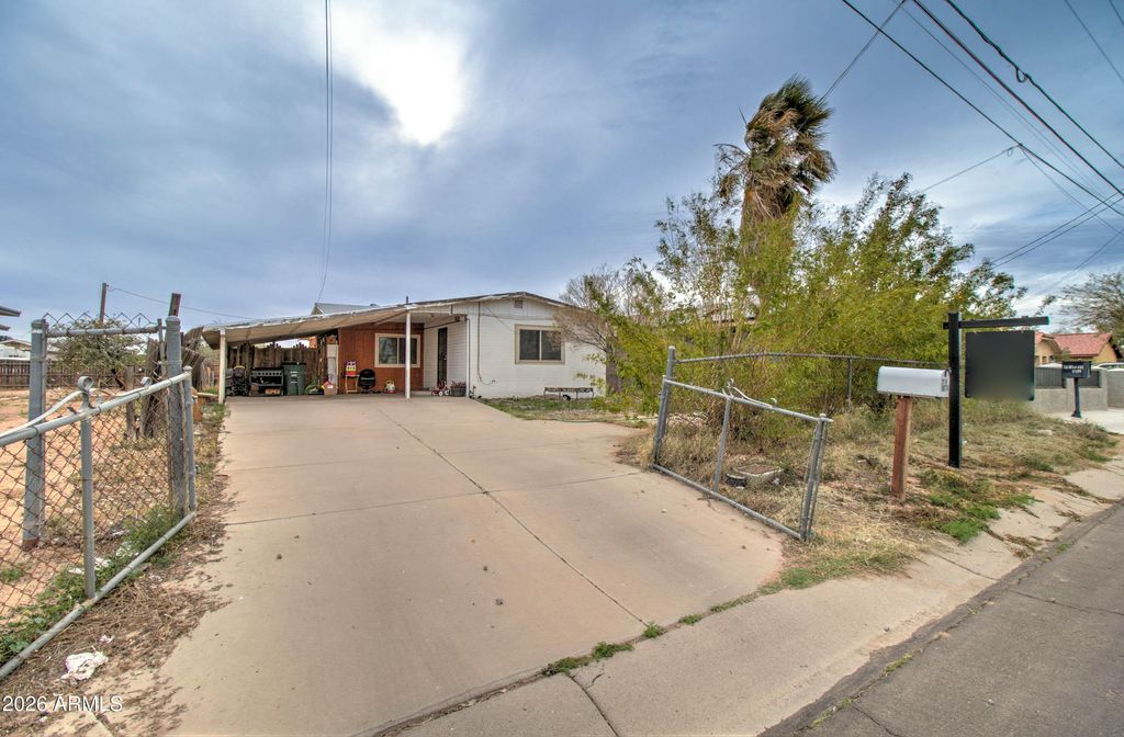 Photo of 317 W 1st Avenue, Casa Grande, AZ 85122 (MLS # 6985471)