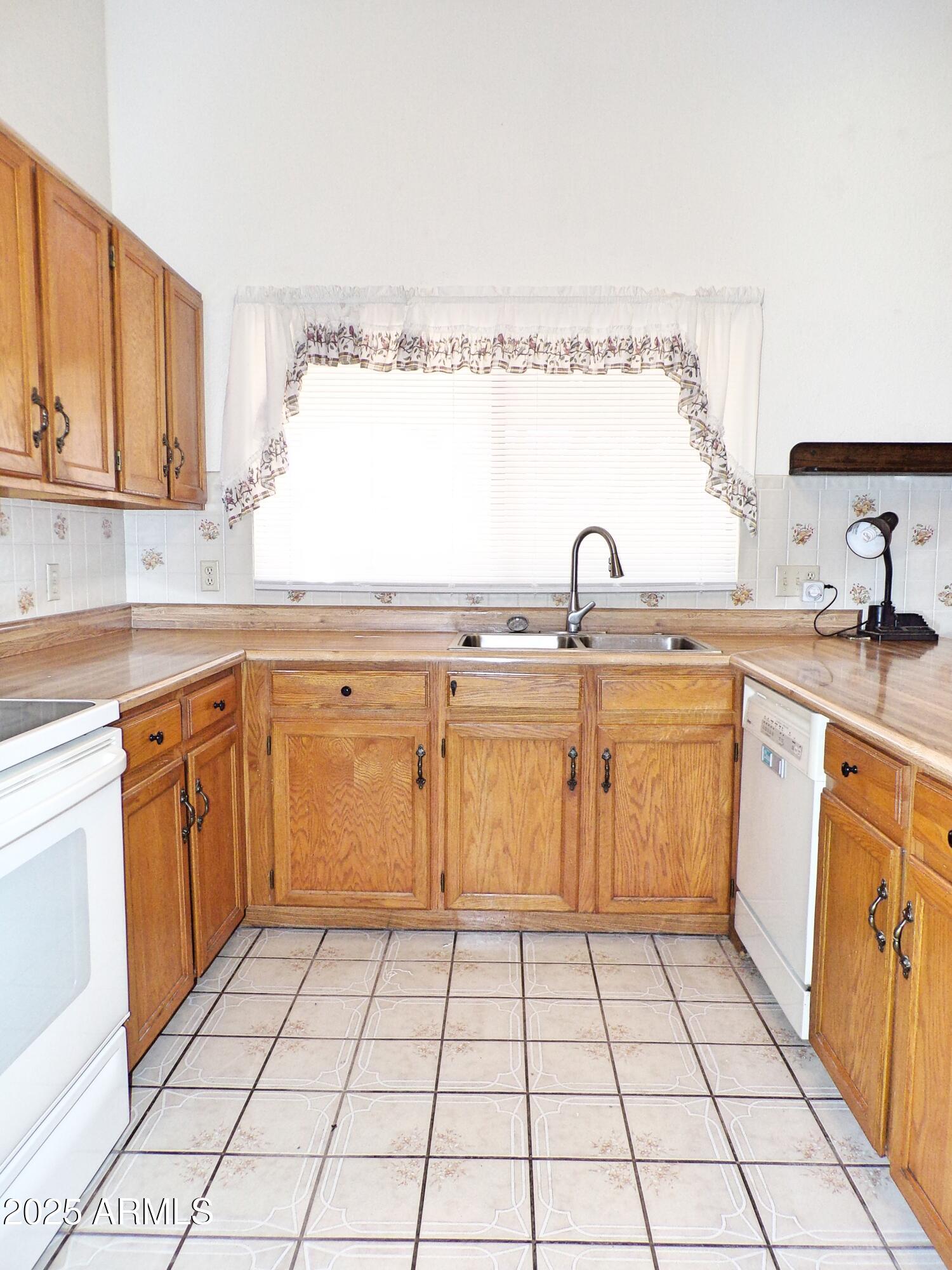 3448 E BLUE BIRD Drive