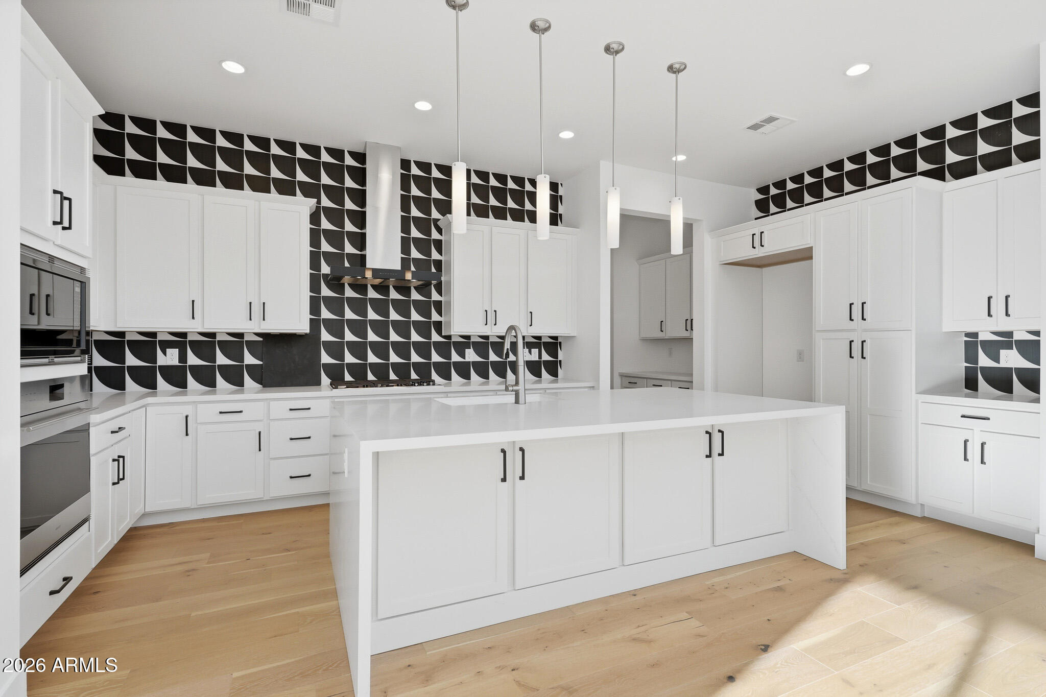 100 W NORTHERN Avenue 4