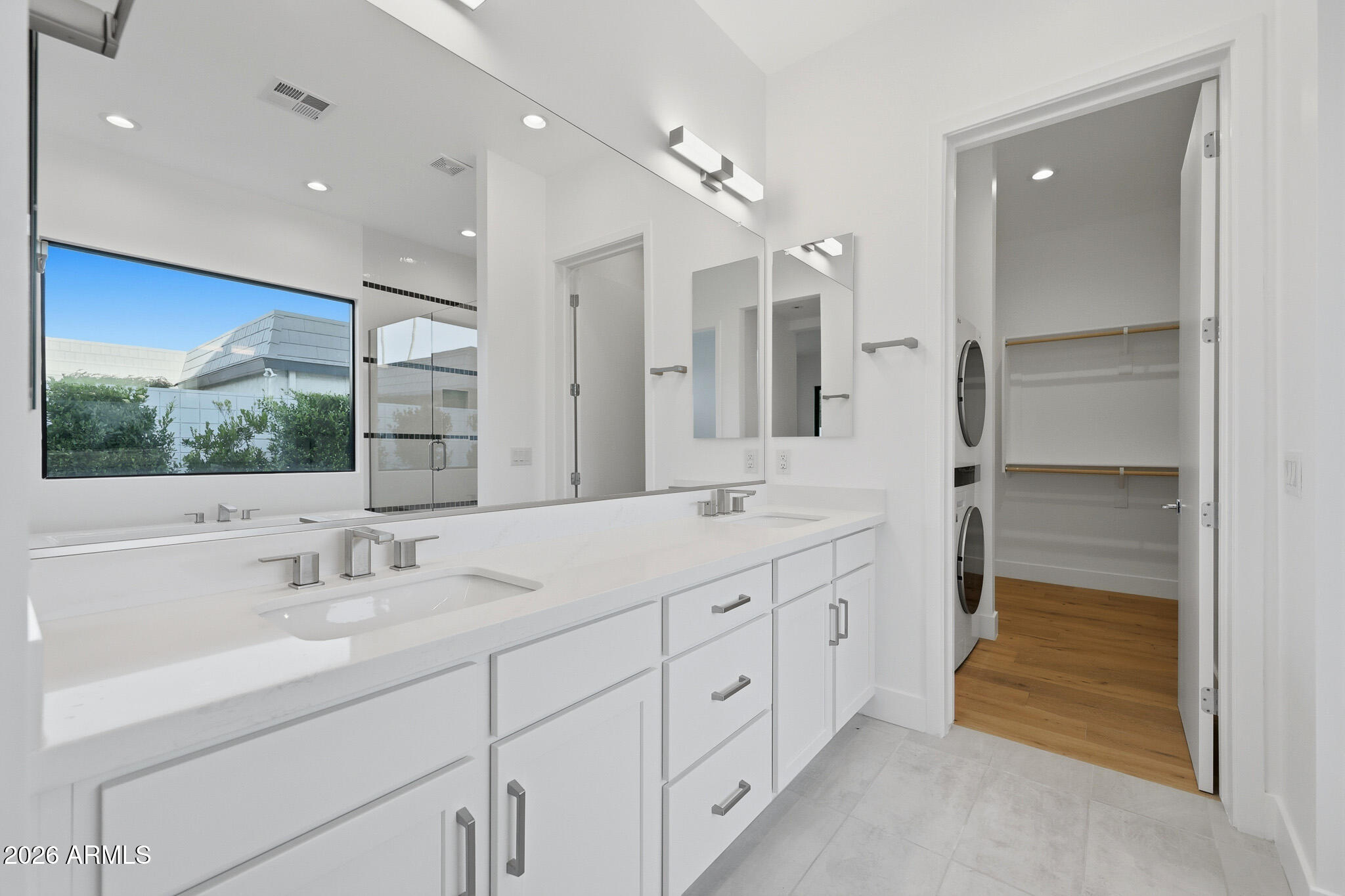 100 W NORTHERN Avenue 4