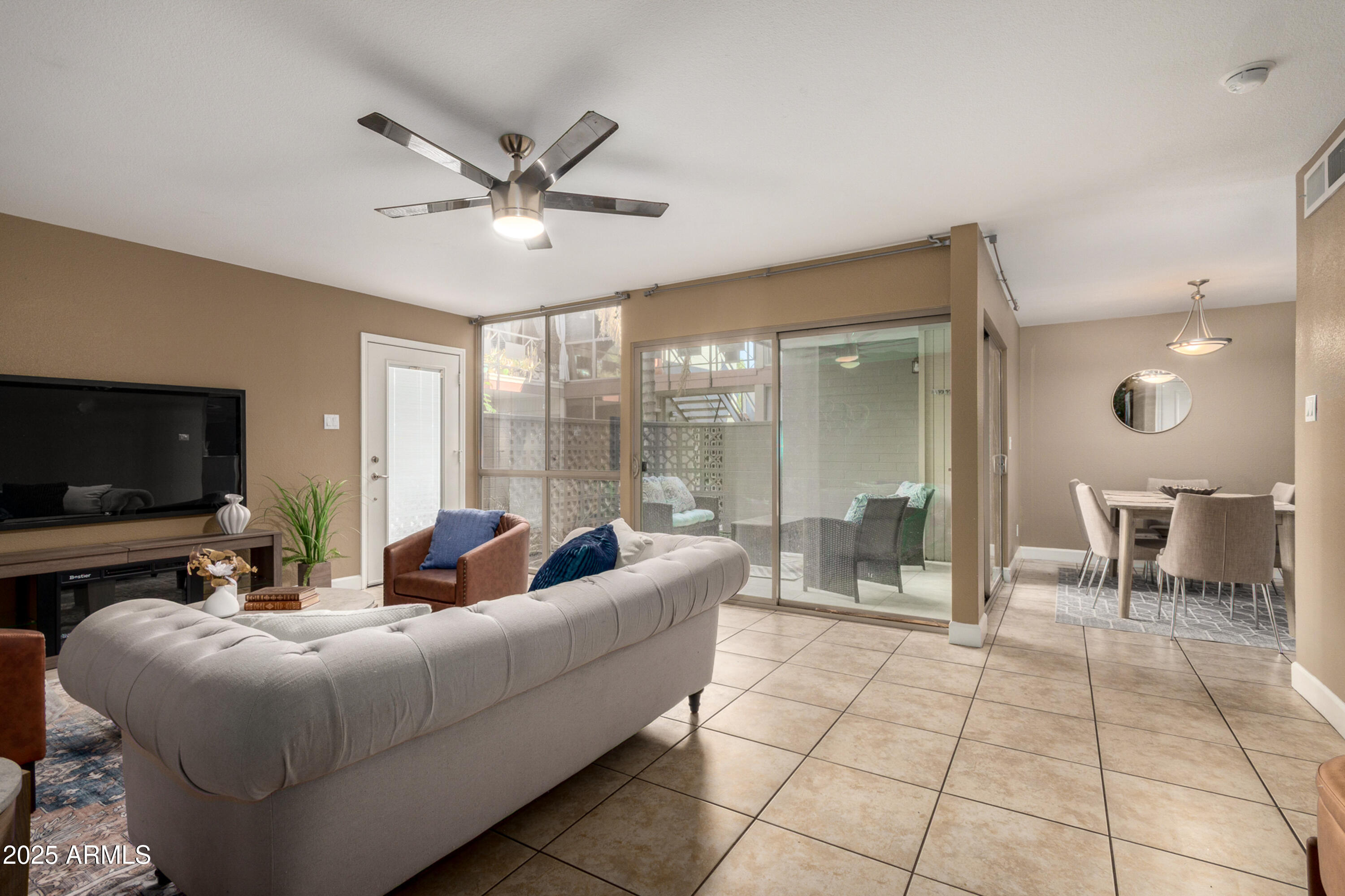 1241 E MEDLOCK Drive 113