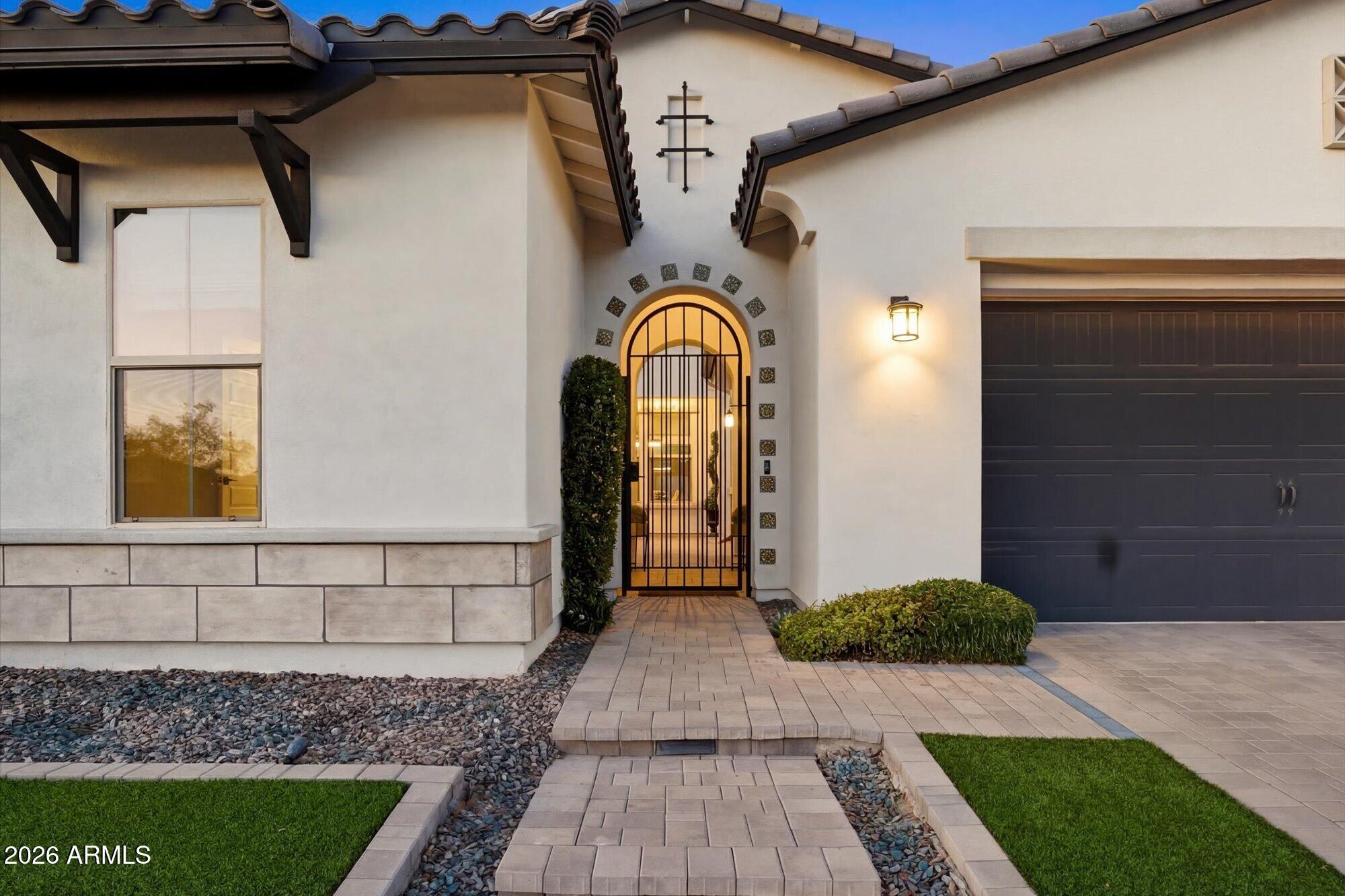 Properties 2 2080 E AQUARIUS Place