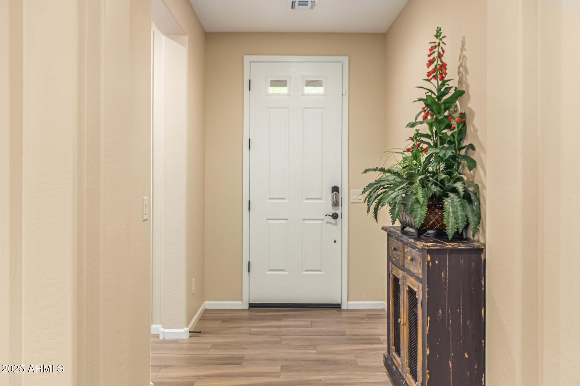 16937 W HOLLY Street