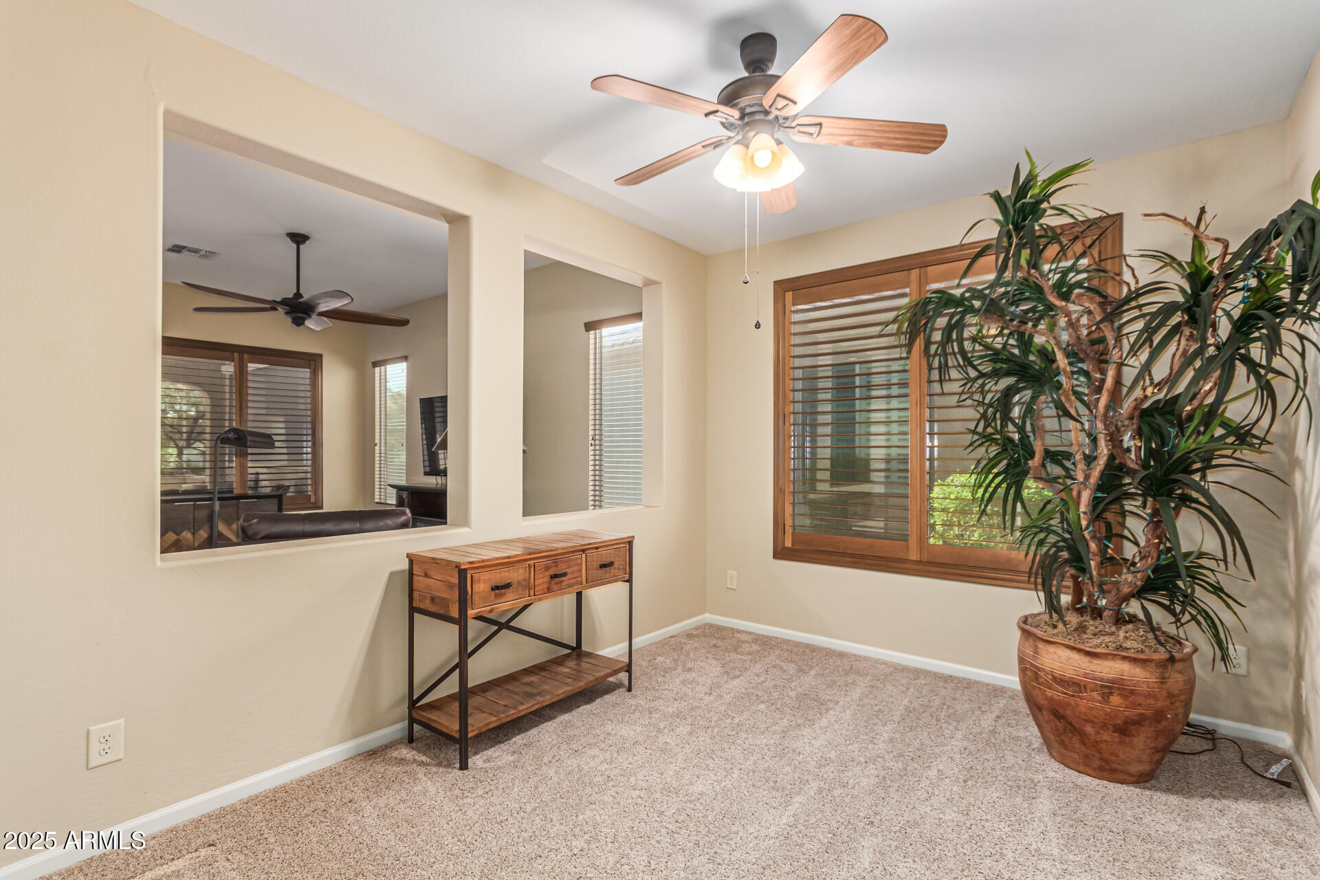 16937 W HOLLY Street