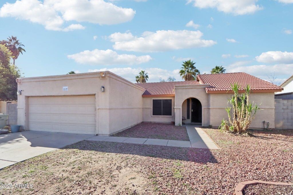Photo of 10096 N 63rd Avenue, Glendale, AZ 85302 (MLS # 6977275)