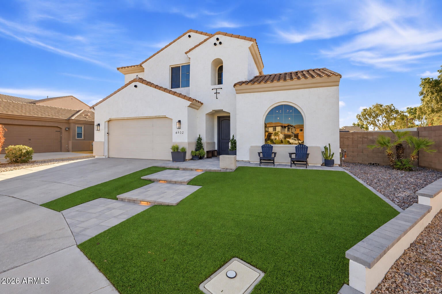 6932 S BLACK HILLS Way