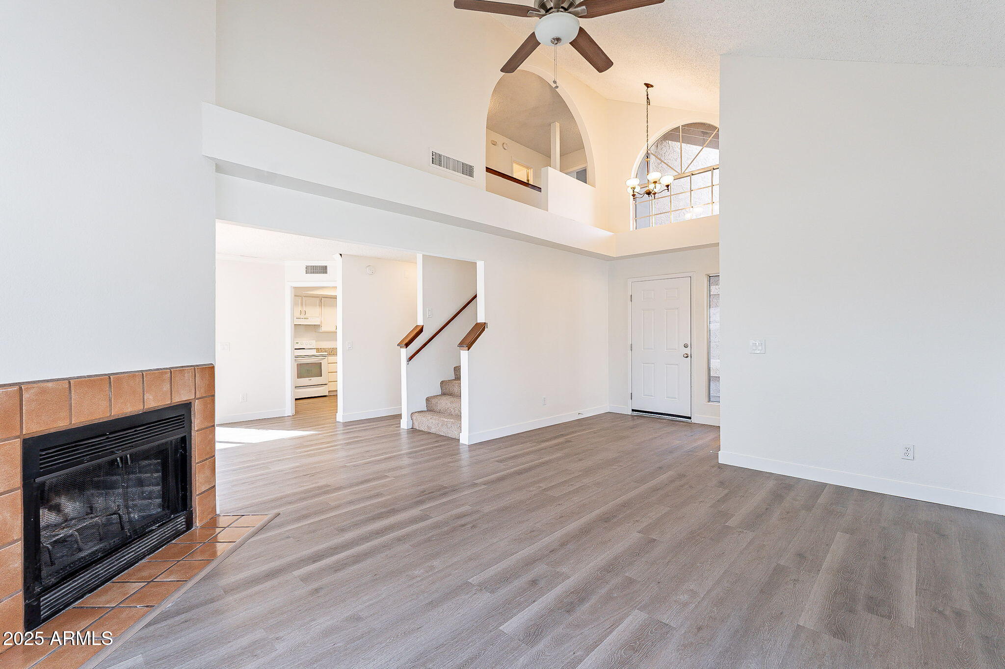 433 E UTOPIA Road