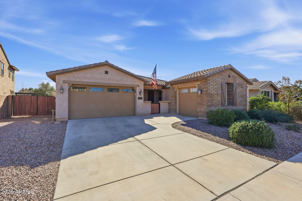 Photo of 22133 E Russet Road, Queen Creek, AZ 85142 (MLS # 6972828)