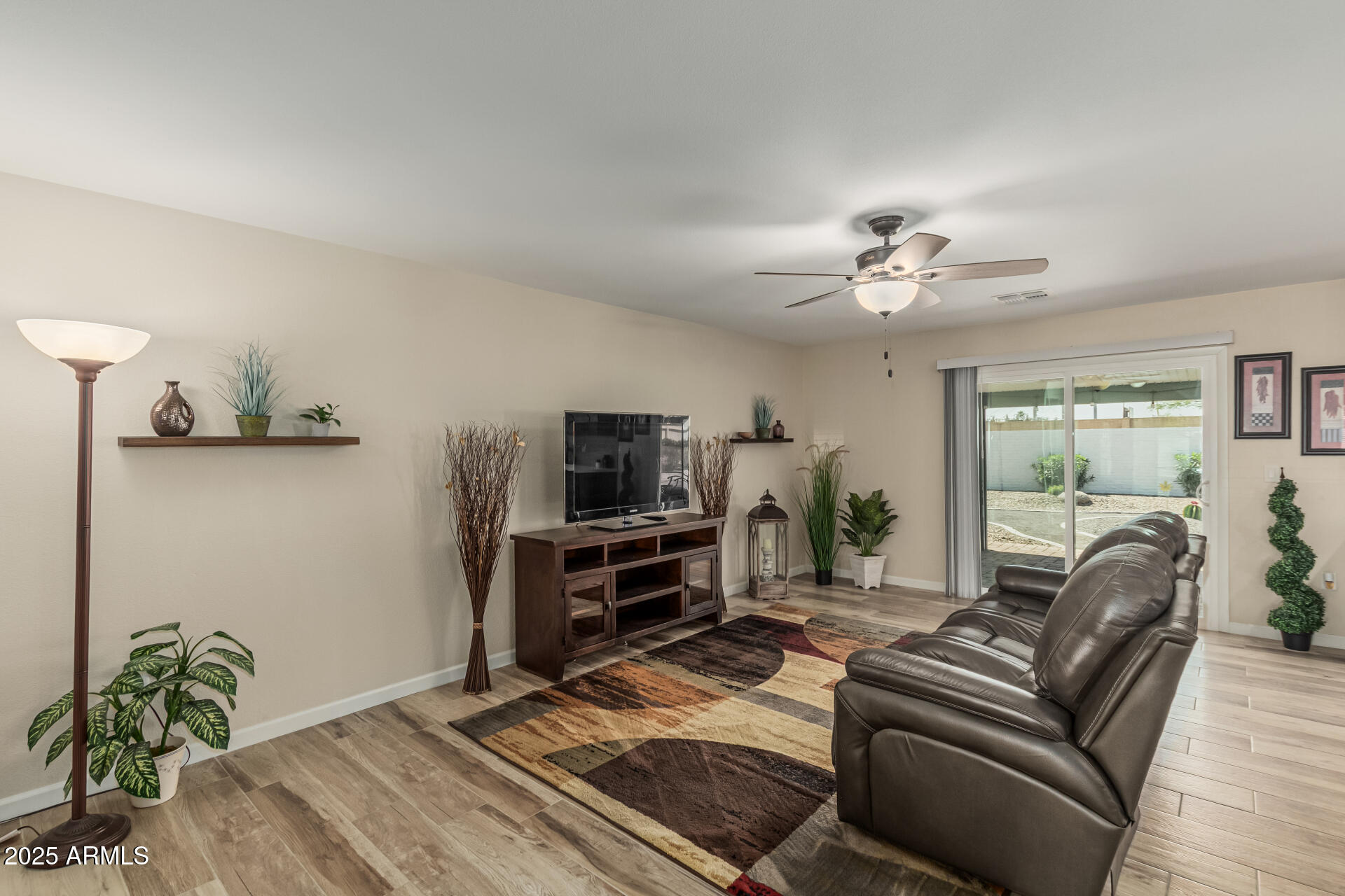 9835 W WRANGLER Drive