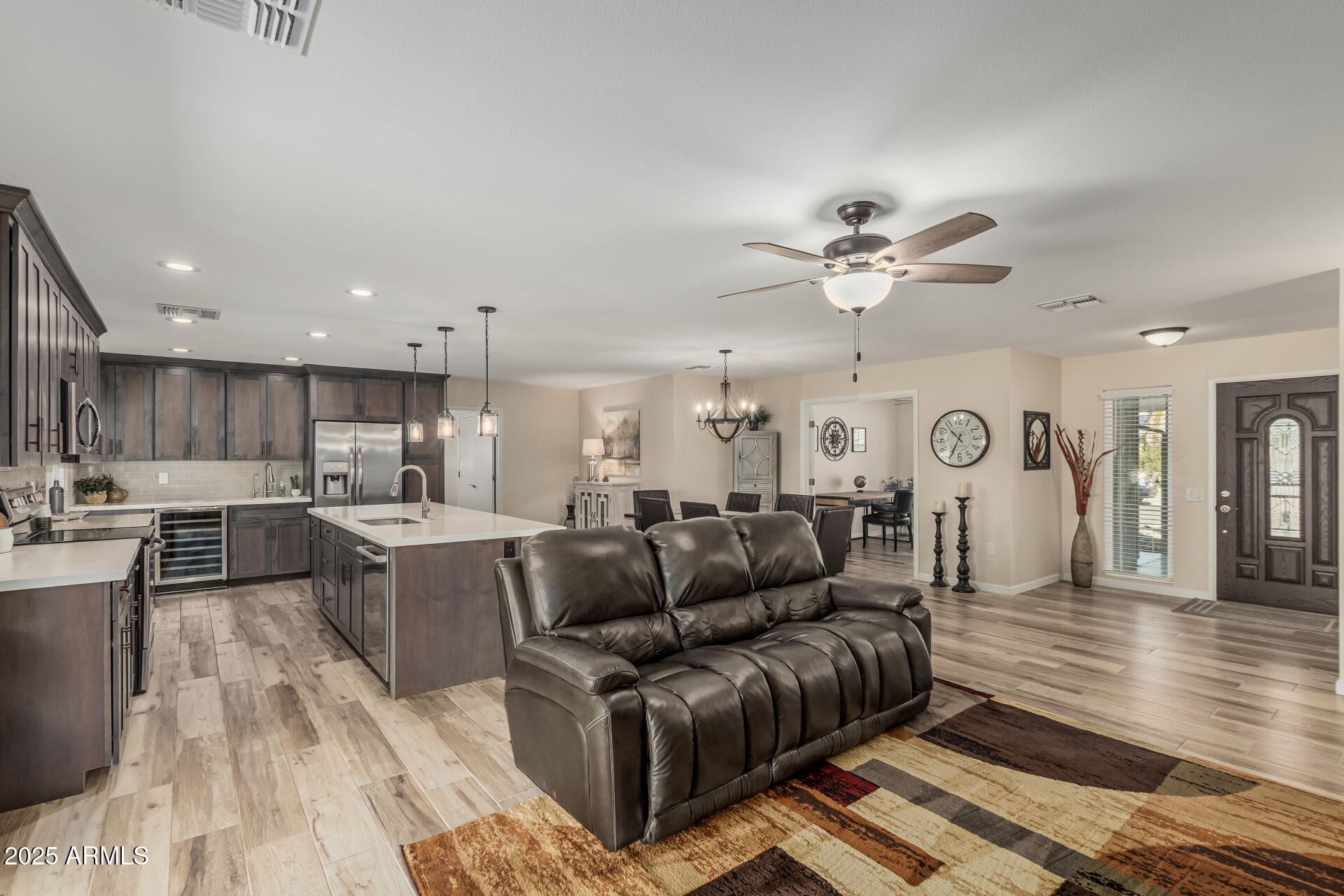 9835 W WRANGLER Drive