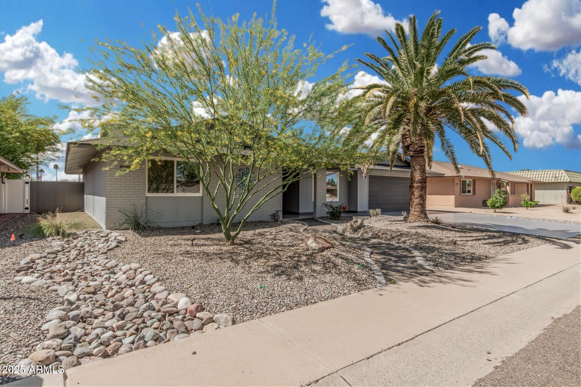 9835 W WRANGLER Drive