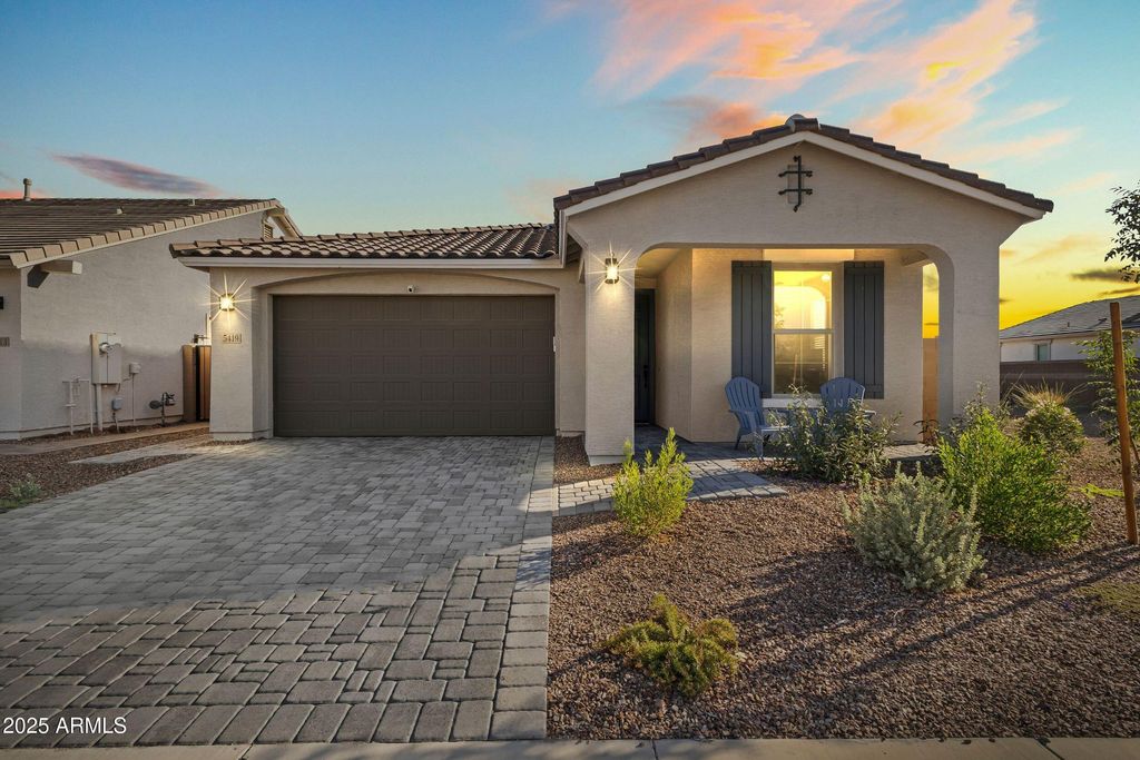 Photo of 5419 W Las Palmaritas Drive, Glendale, AZ 85302 (MLS # 6931110)