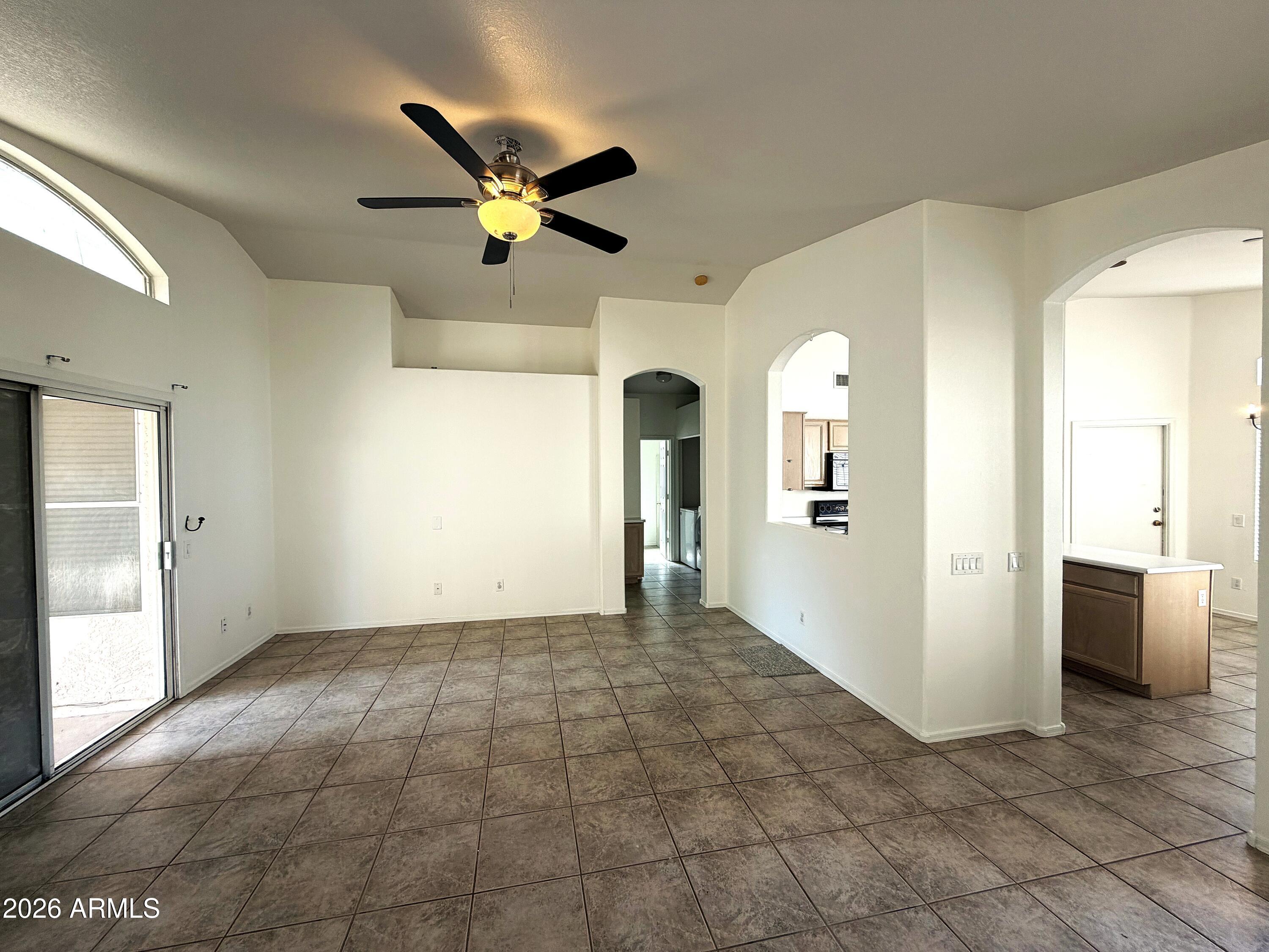 333 W Bruce Avenue