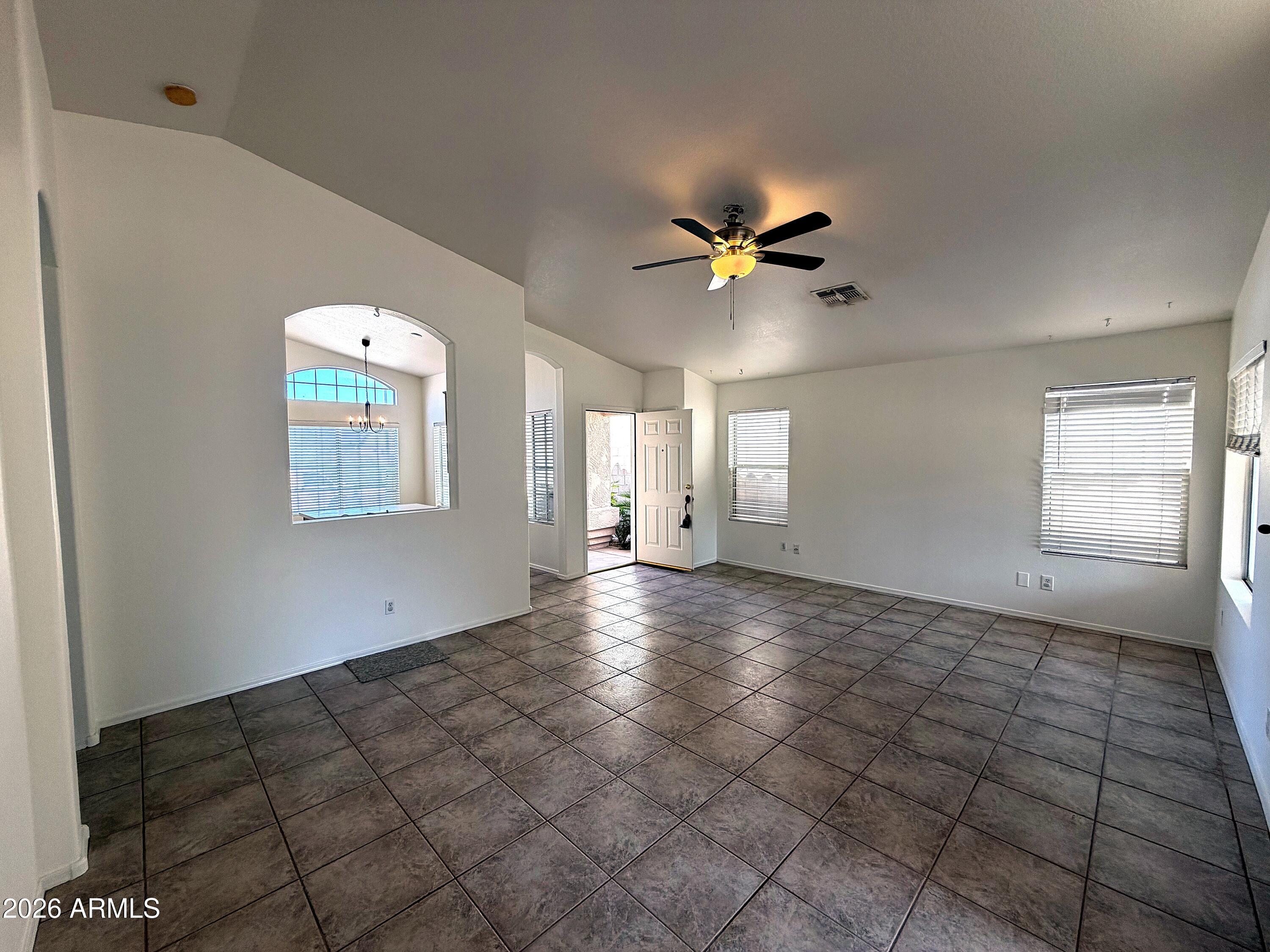 333 W Bruce Avenue