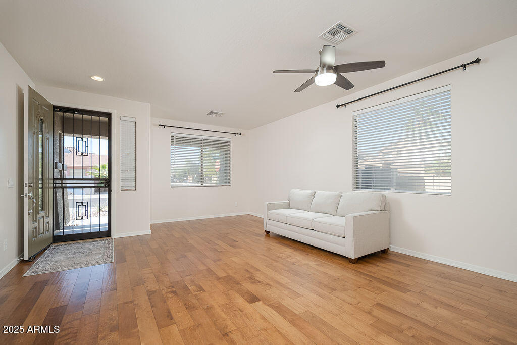 15292 W EDGEMONT Avenue