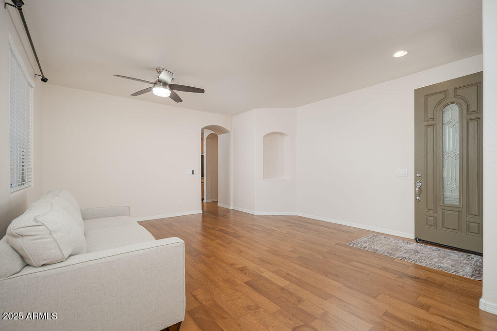 15292 W EDGEMONT Avenue