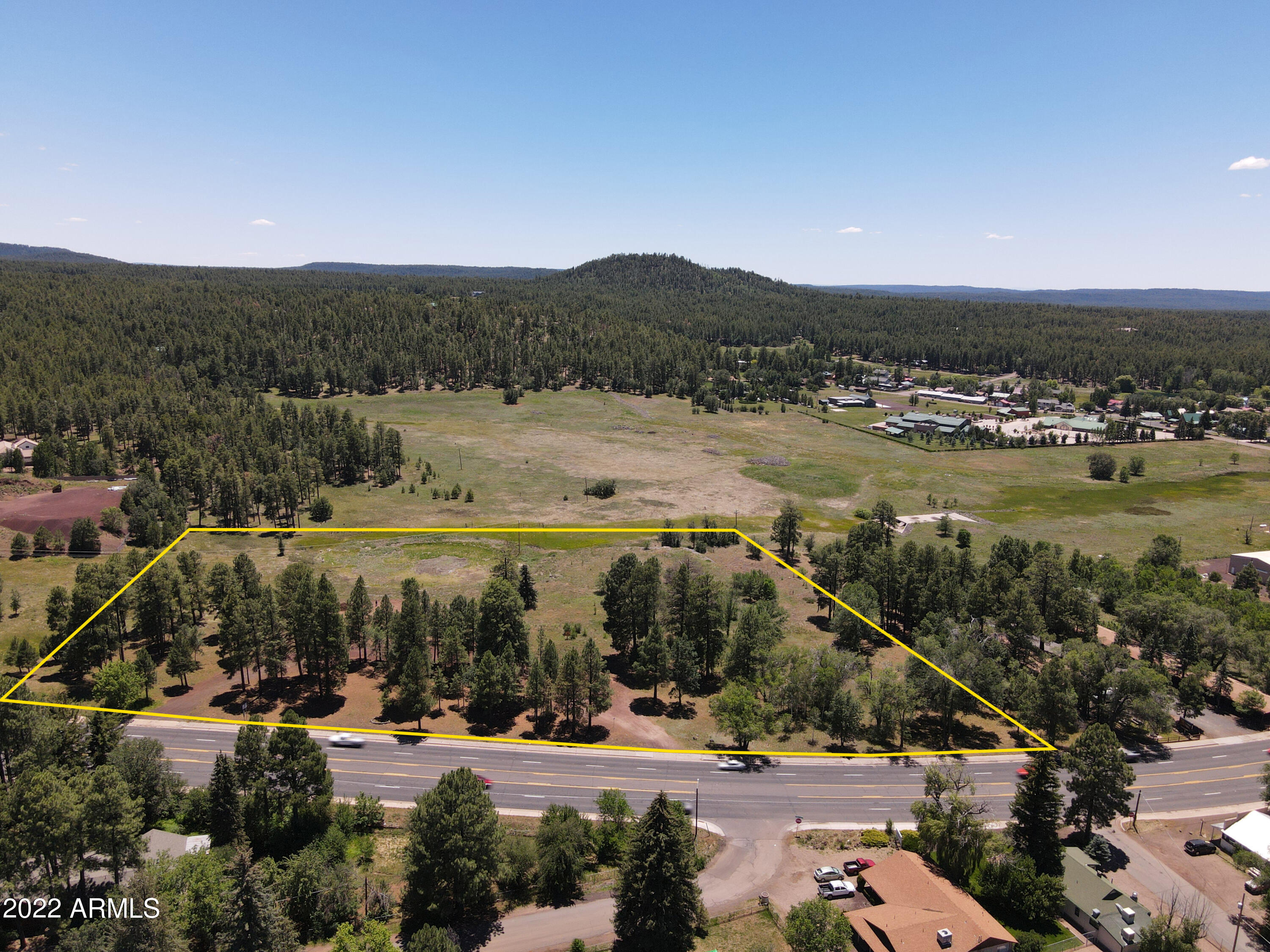 2201 E WHITE MOUNTAIN Boulevard -