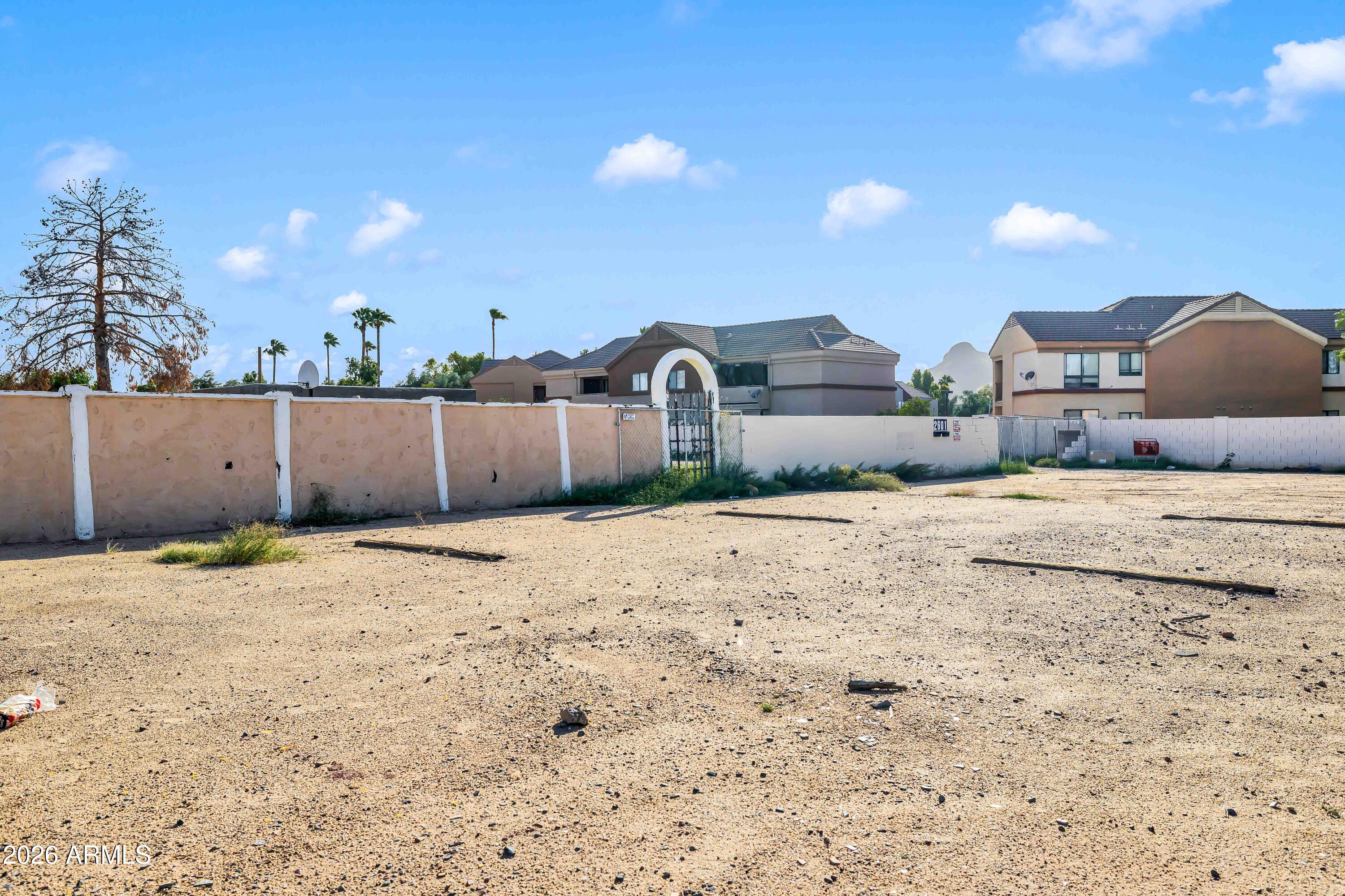 2601 E PARADISE Lane