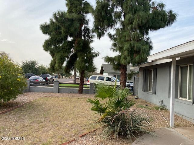 1416 E Del Rio Drive