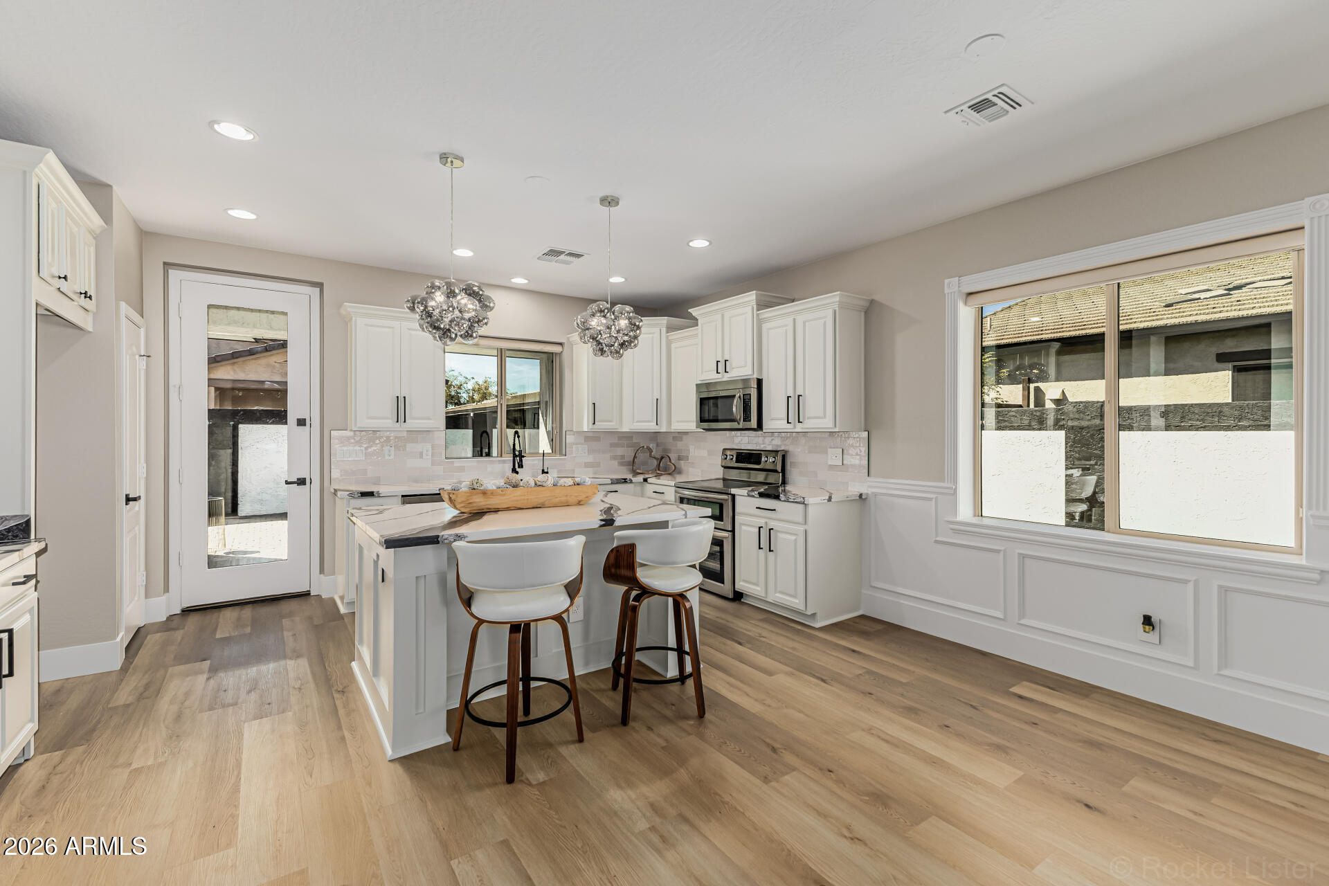 3153 E IVANHOE Street