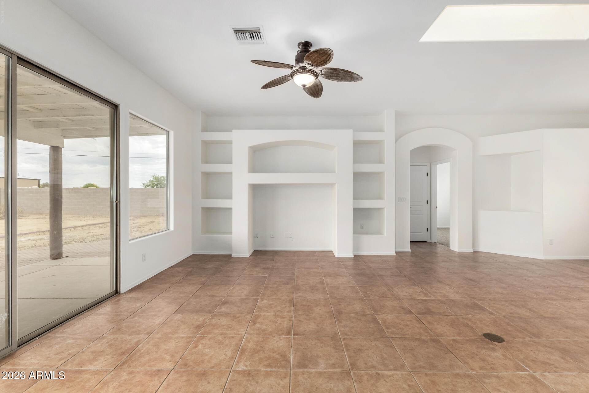 24702 W RED ROBIN Drive