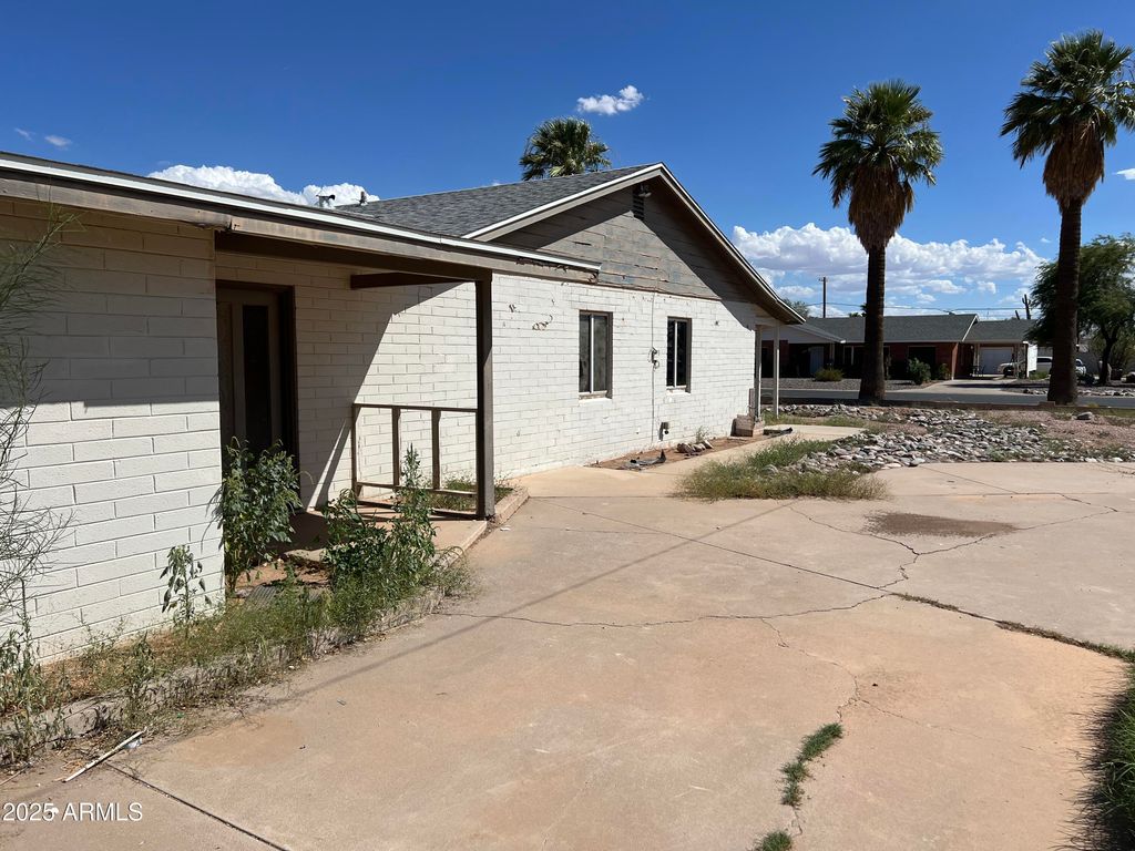 Photo of 784 W Central Avenue, Coolidge, AZ 85128 (MLS # 6934716)