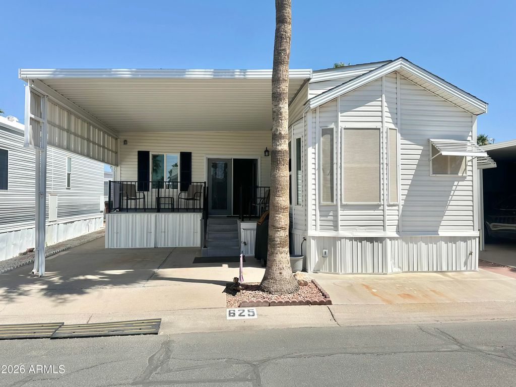 Photo of 625 S Hawks Eye Drive, Apache Junction, AZ 85119 (MLS # 7022594)