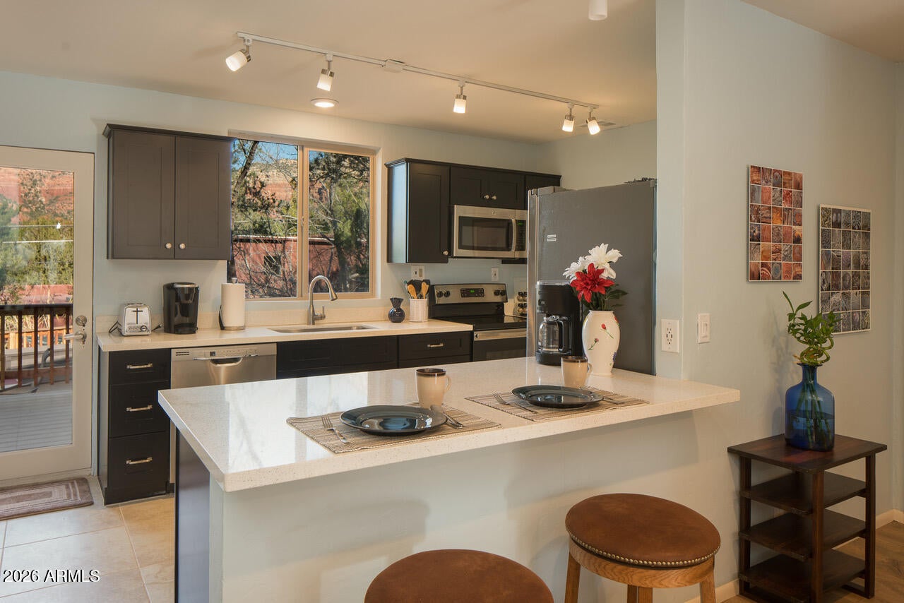 445 COFFEE POT Drive