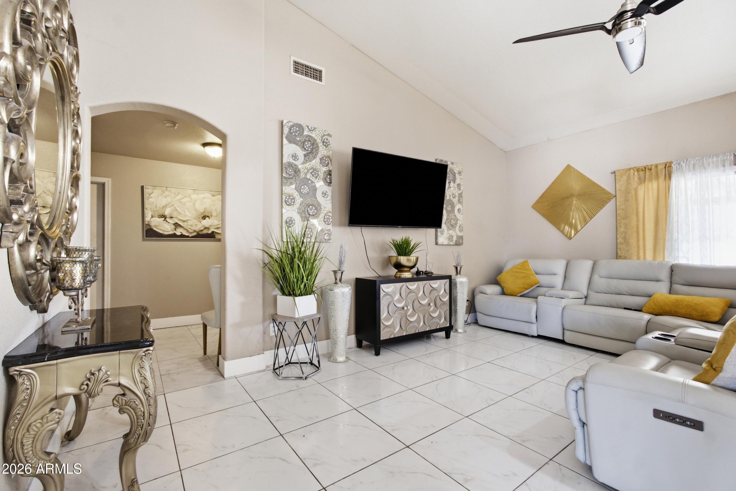 8523 W PALM Lane