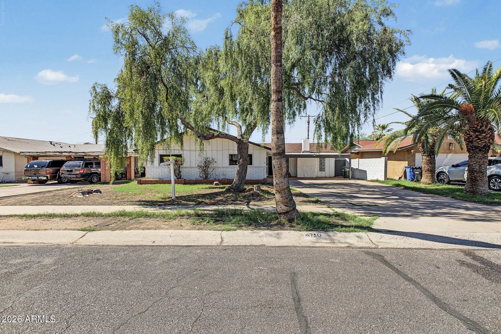 Photo of 4750 N 39th Drive, Phoenix, AZ 85019 (MLS # 7091728)
