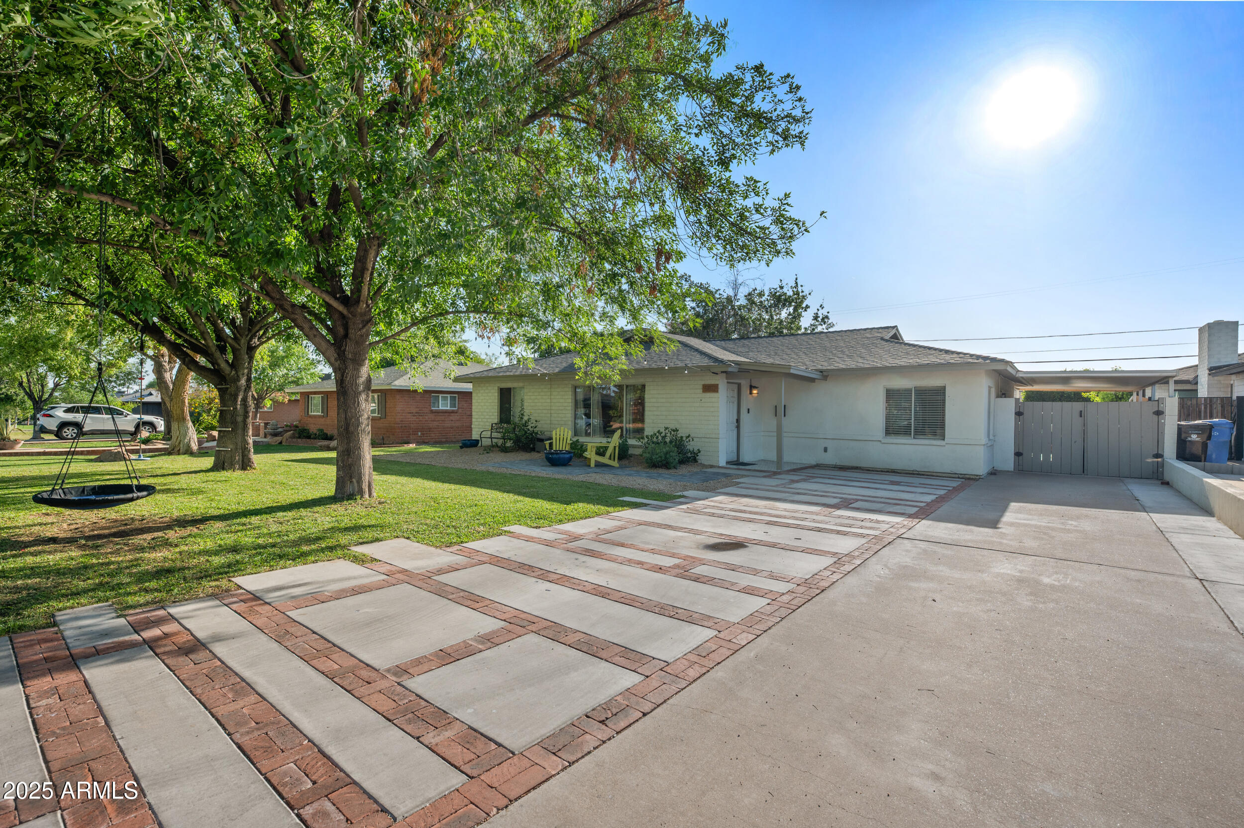 5812 N 18TH Place
