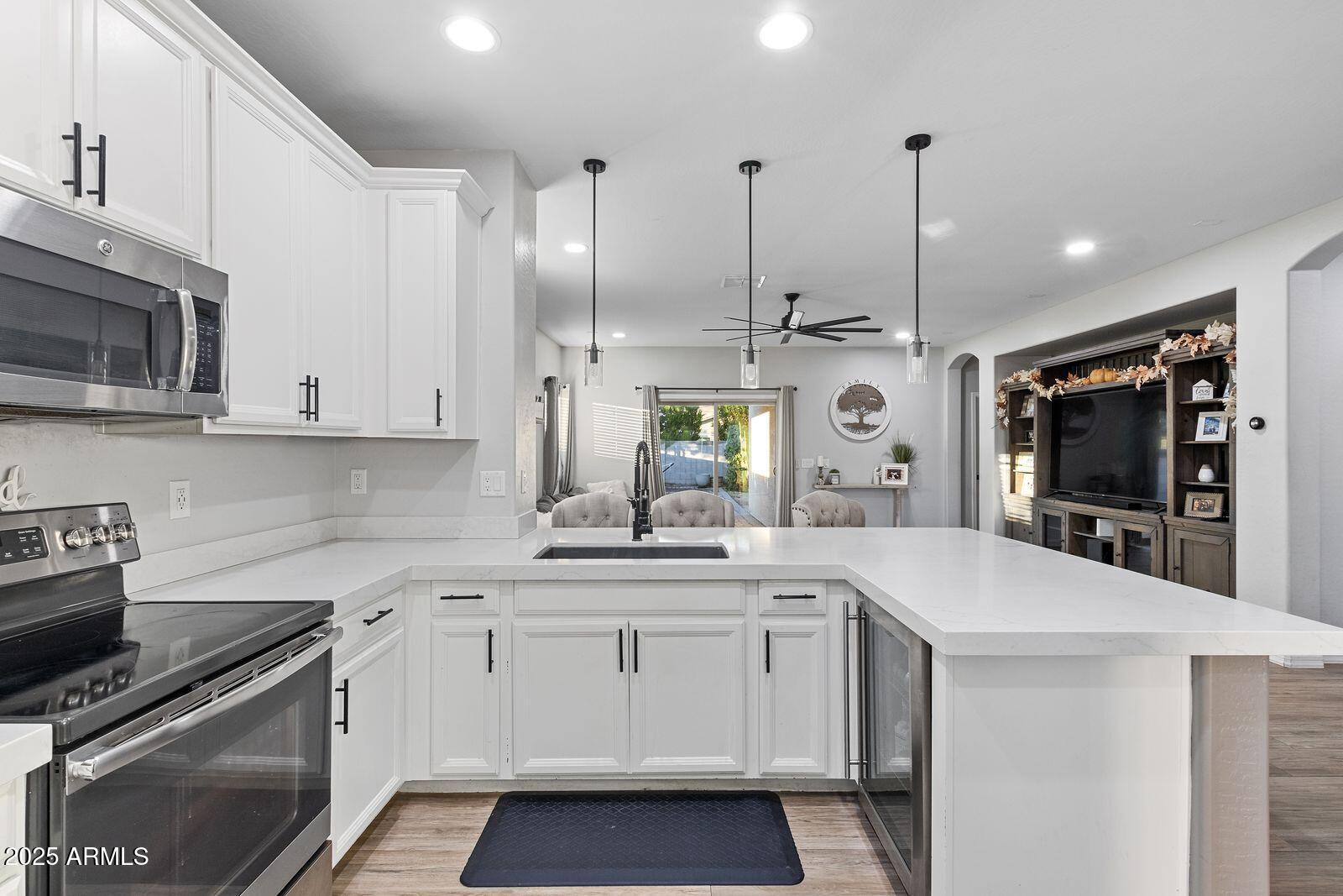 Homes for Sale in Queen Creek Arizona 4 1502 W HOPTREE Avenue