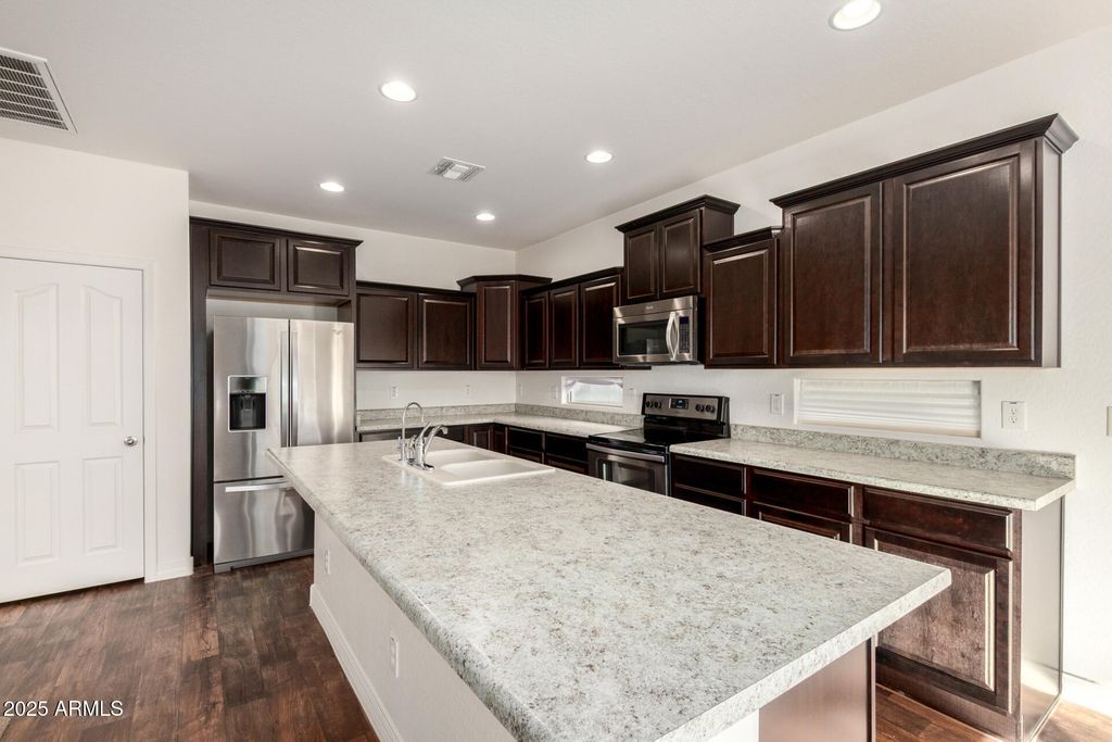 Photo of 23645 W Hopi Street, Buckeye, AZ 85326 (MLS # 6950257)