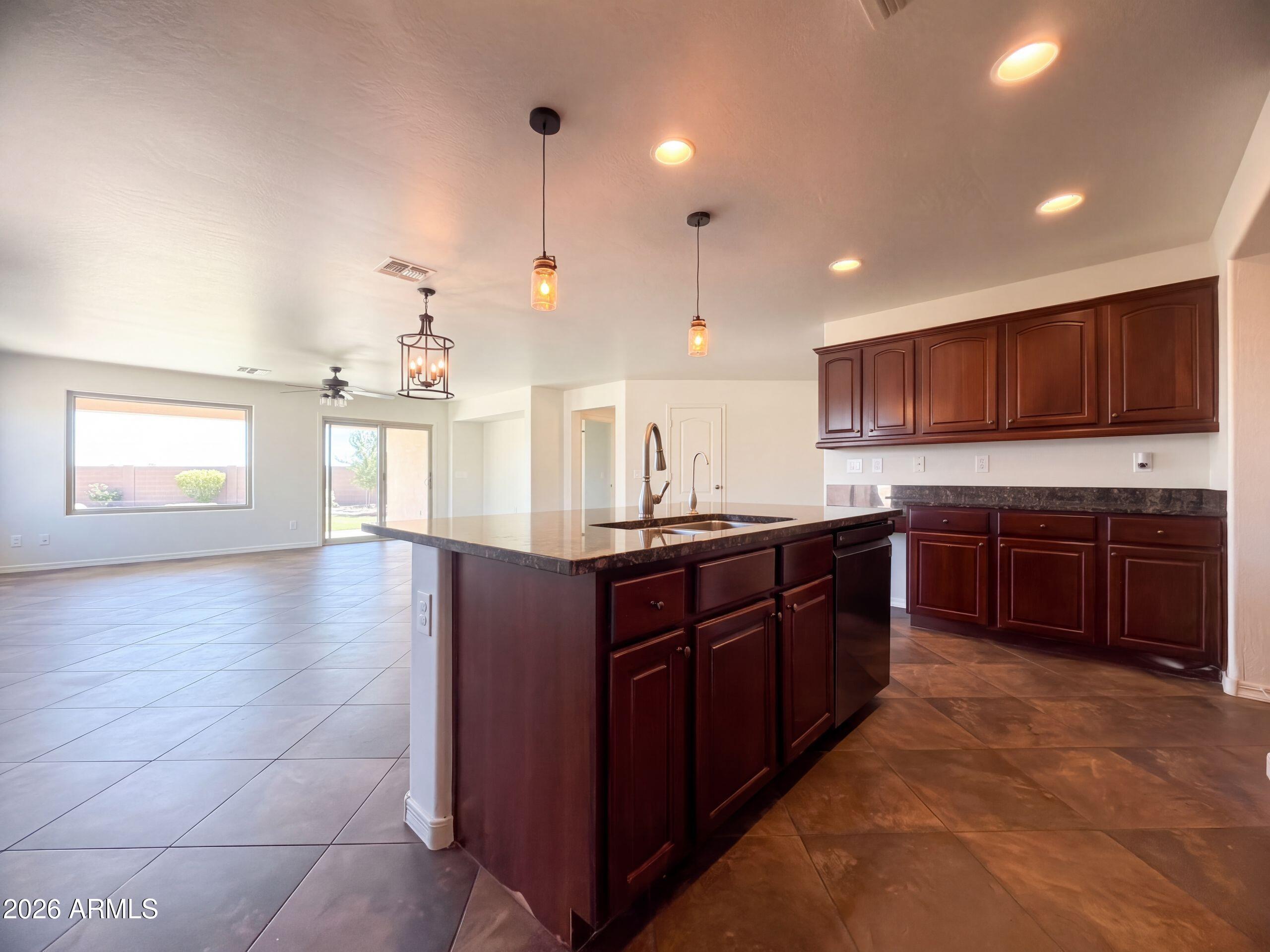 859 W DESERT SEASONS Drive
