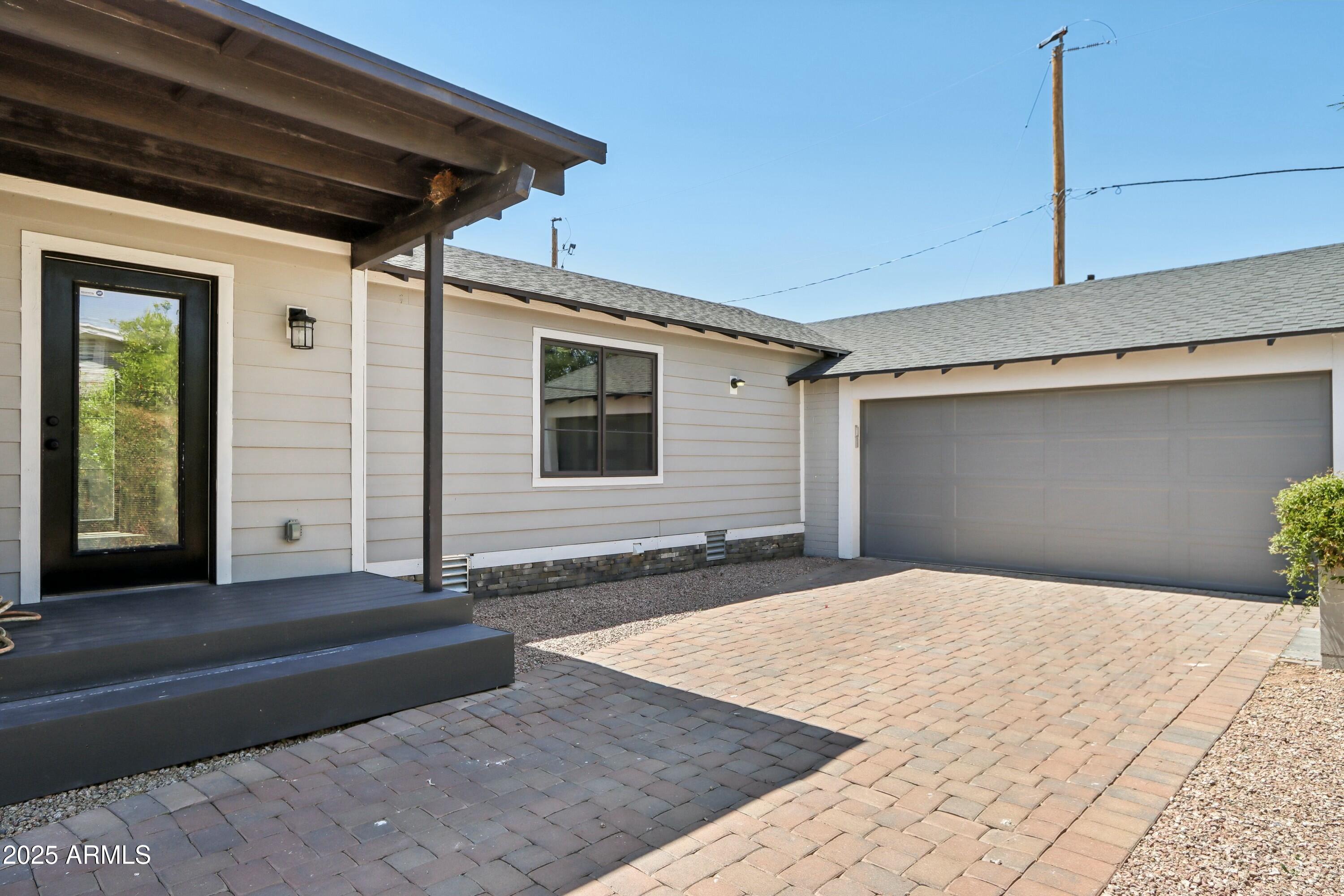 2316 N MITCHELL Street